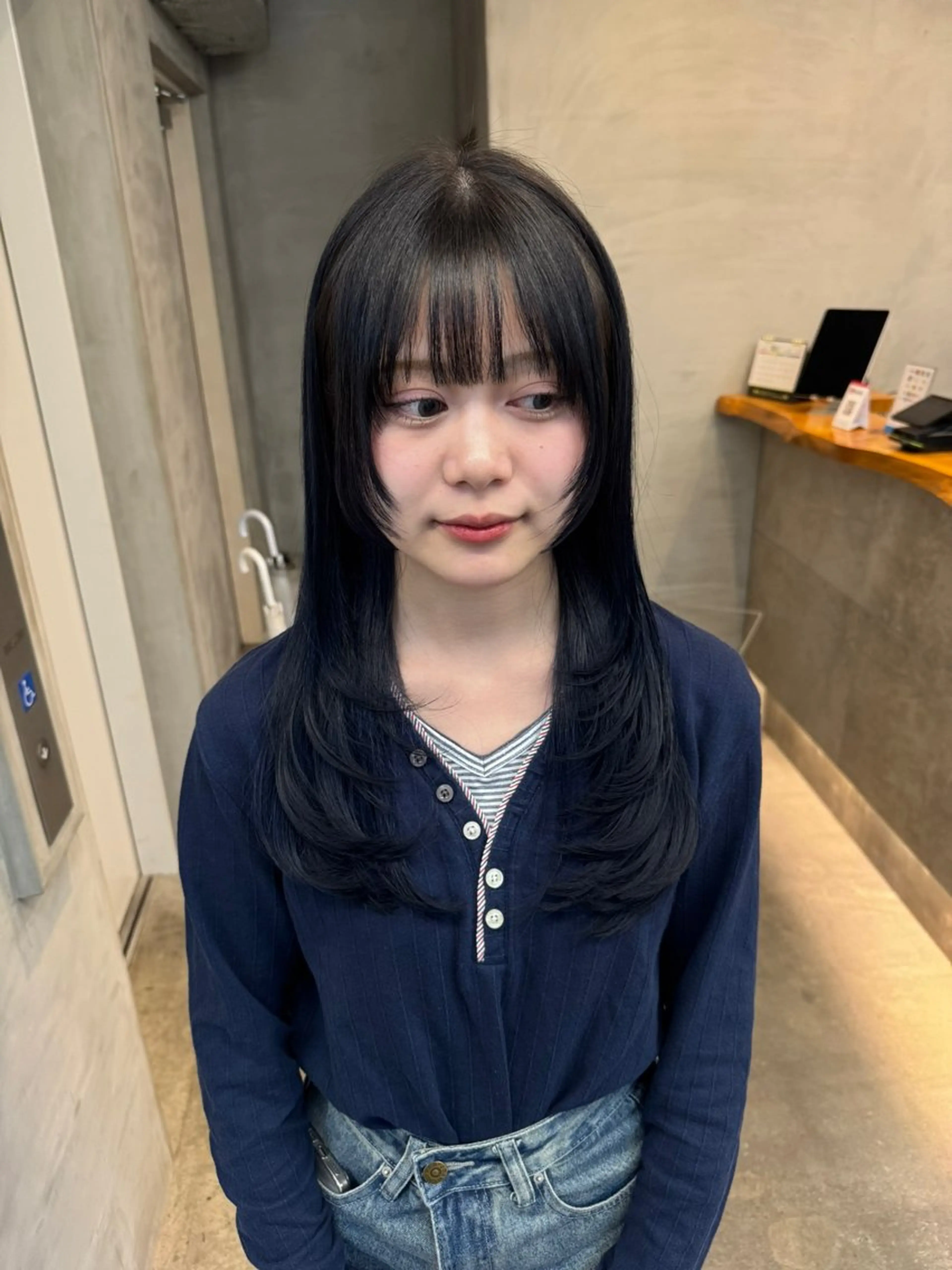 ロング カラー ヘアアレンジ 黒髪 ブリーチ ブルーカラー ブルーブラック ブルーラベンダー カット ヘアカラー トリートメント 🌟🍒ハイトーン 韓国ヘア/ユウミのヘアスタイル