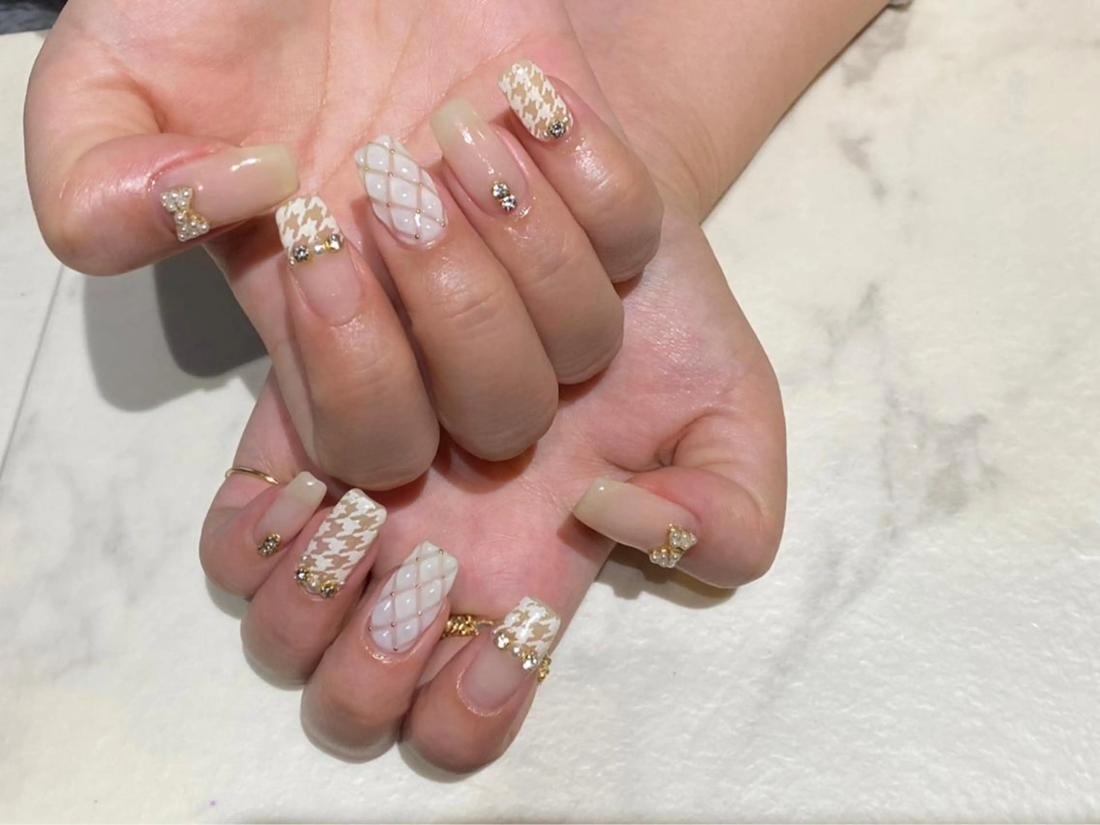 ネイル 【やり放題専門店】 スカルプ&長さ出しのネイルデザイン