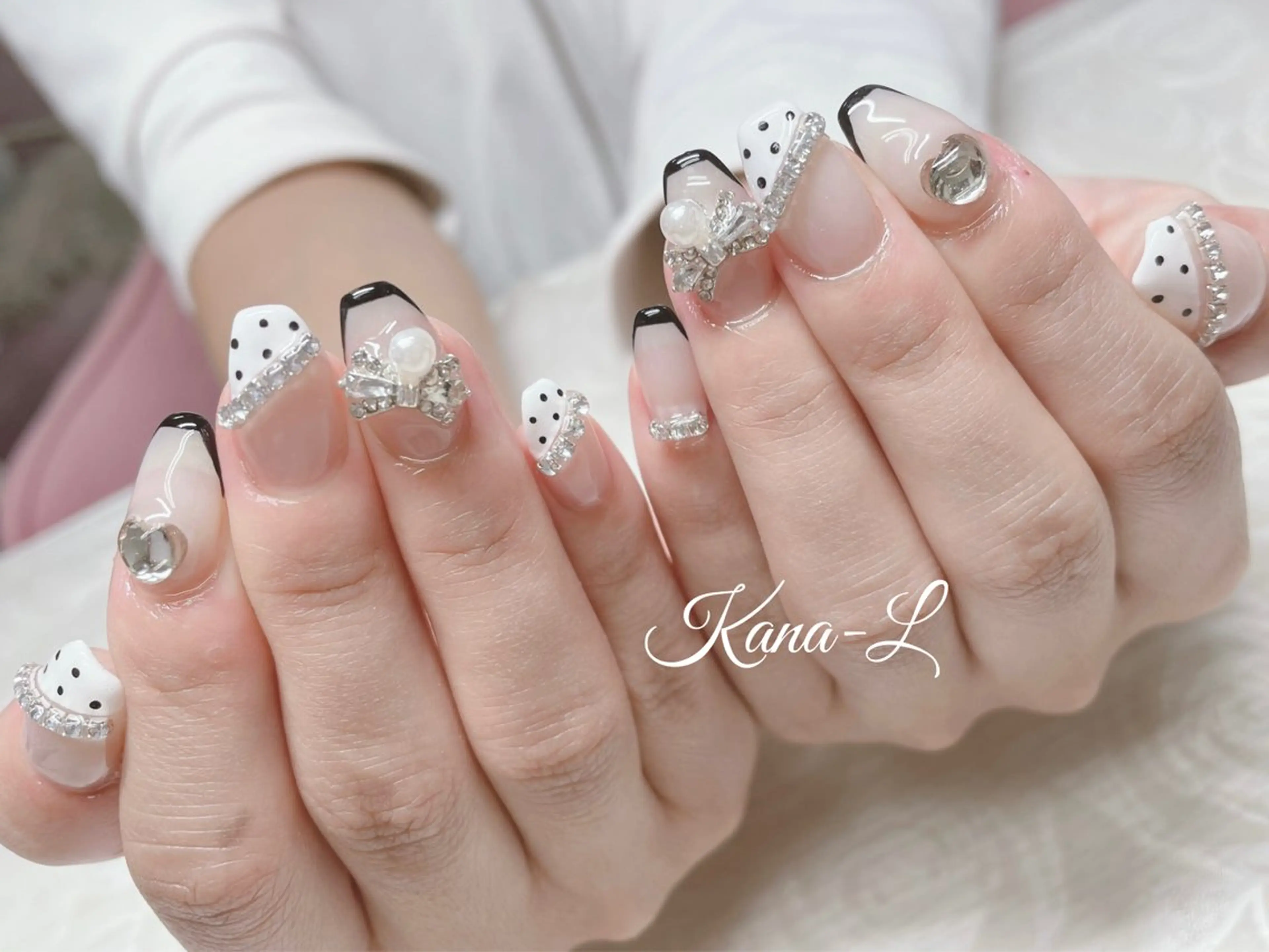 ネイル ドット フレンチネイル ジェルネイル ハート 韓国ネイル 芦辺 香奈のネイルデザイン