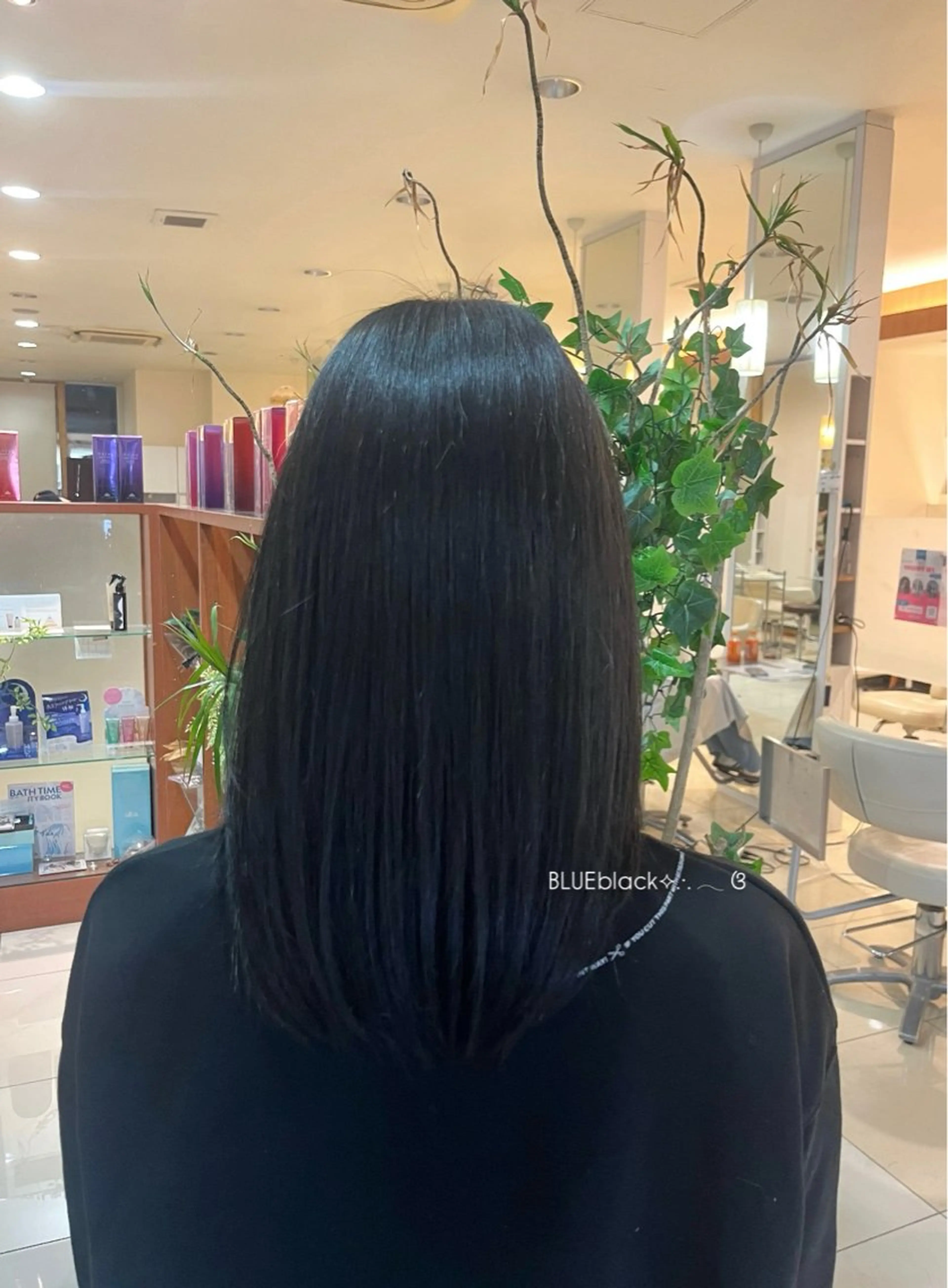 カラー 黒髪 ブルーカラー ブルーブラック 透明感カラー ヘアカラー やぐち あいるのヘアスタイル