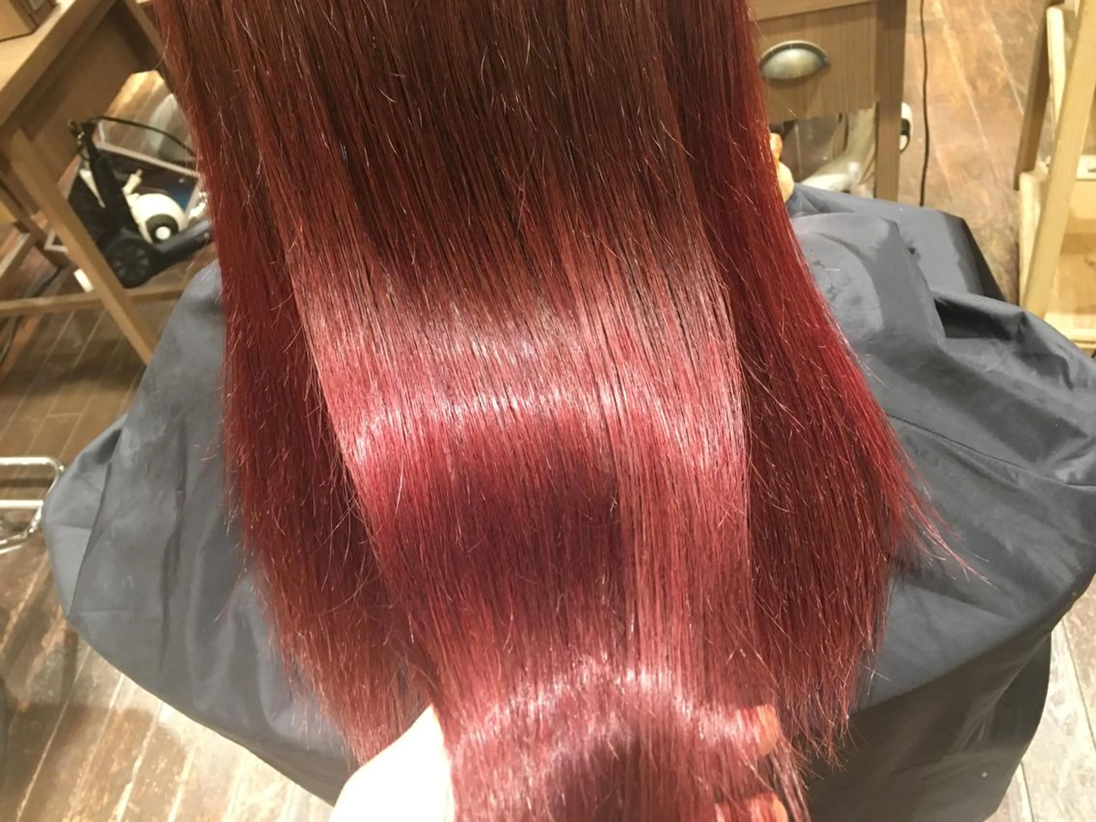 セミロング カラー ピンクカラー la fith所属・rico_by ヘアとアイブロウの眉毛・アイブロウイメージ