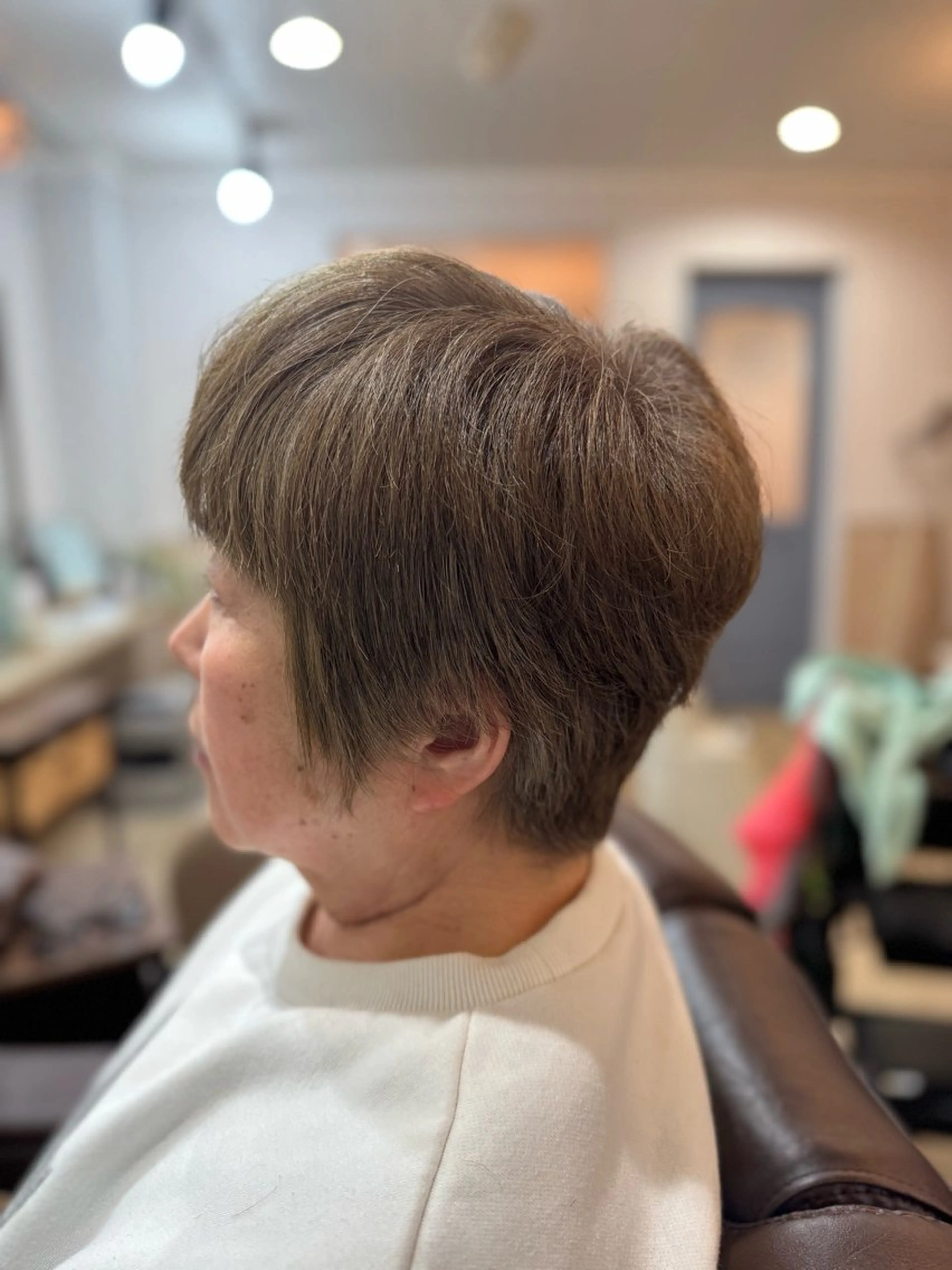 ショート カラー 樋口 まさみのヘアスタイル