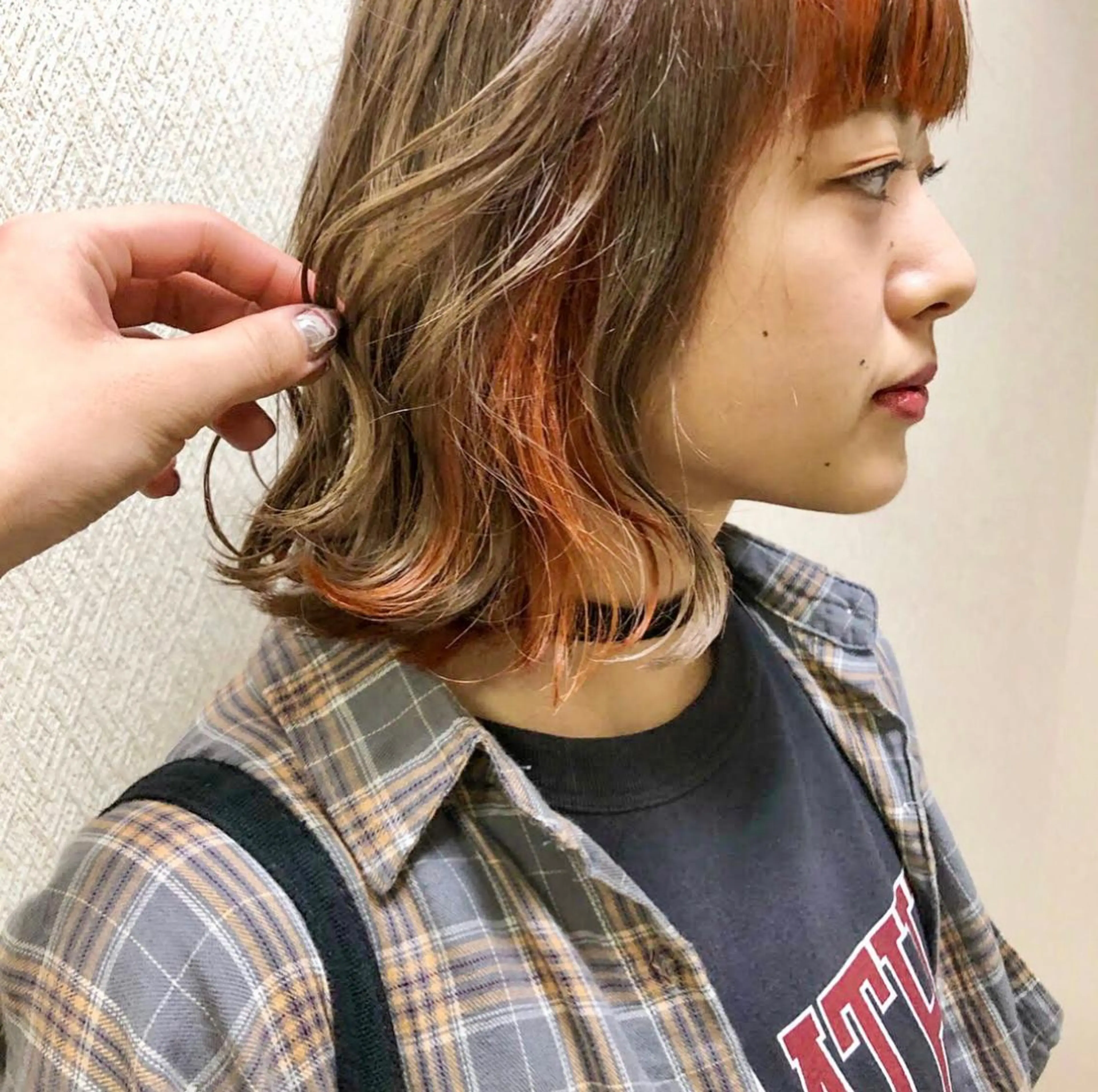 ミディアム カラー ベージュカラー ブリーチ デザインカラー インナーカラー ミルクティーベージュ 水野 雪 /パーマ/暖色カラーのヘアスタイル