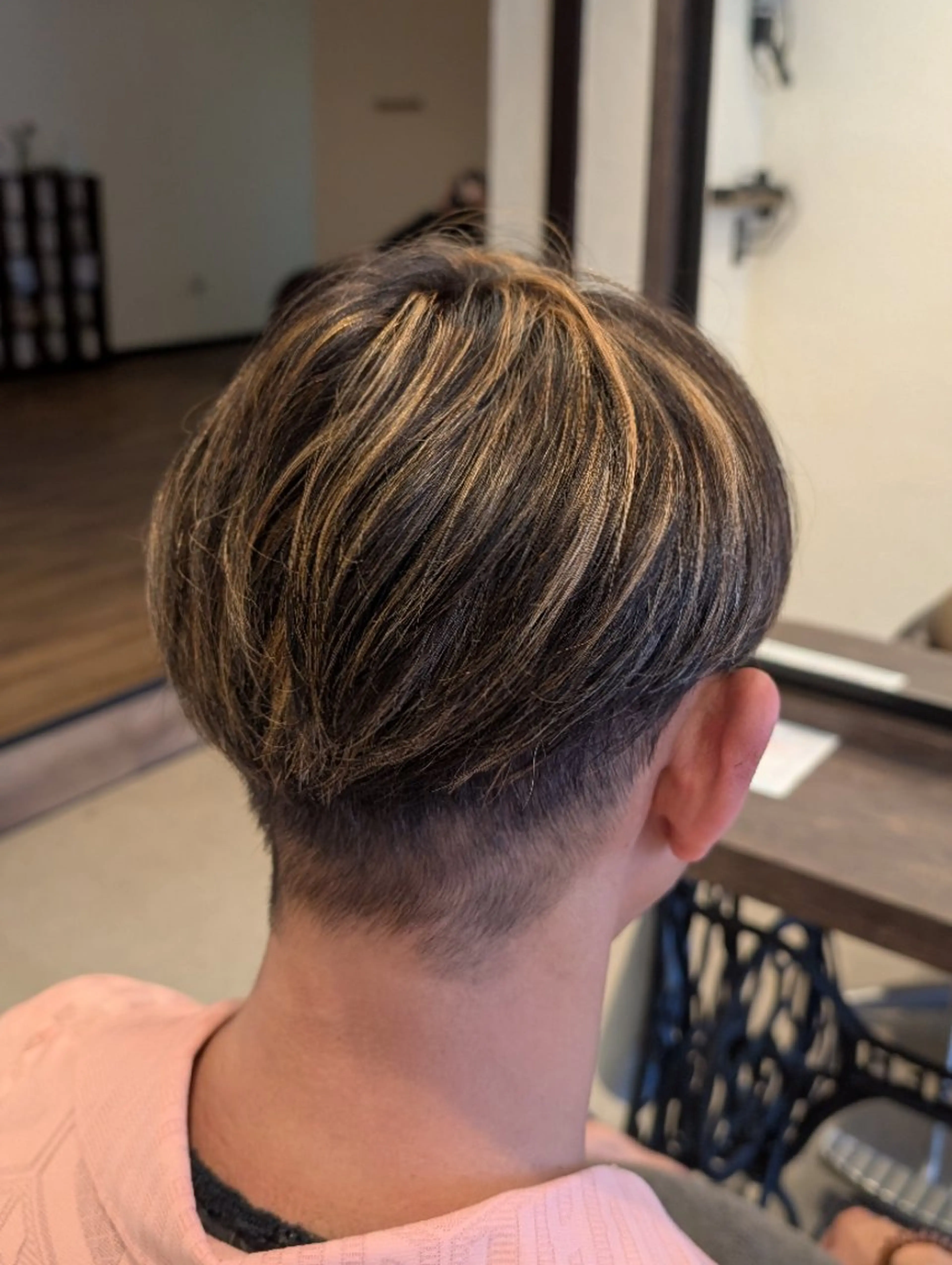 ショート カラー ヘアカラー 吉田 彩のヘアスタイル