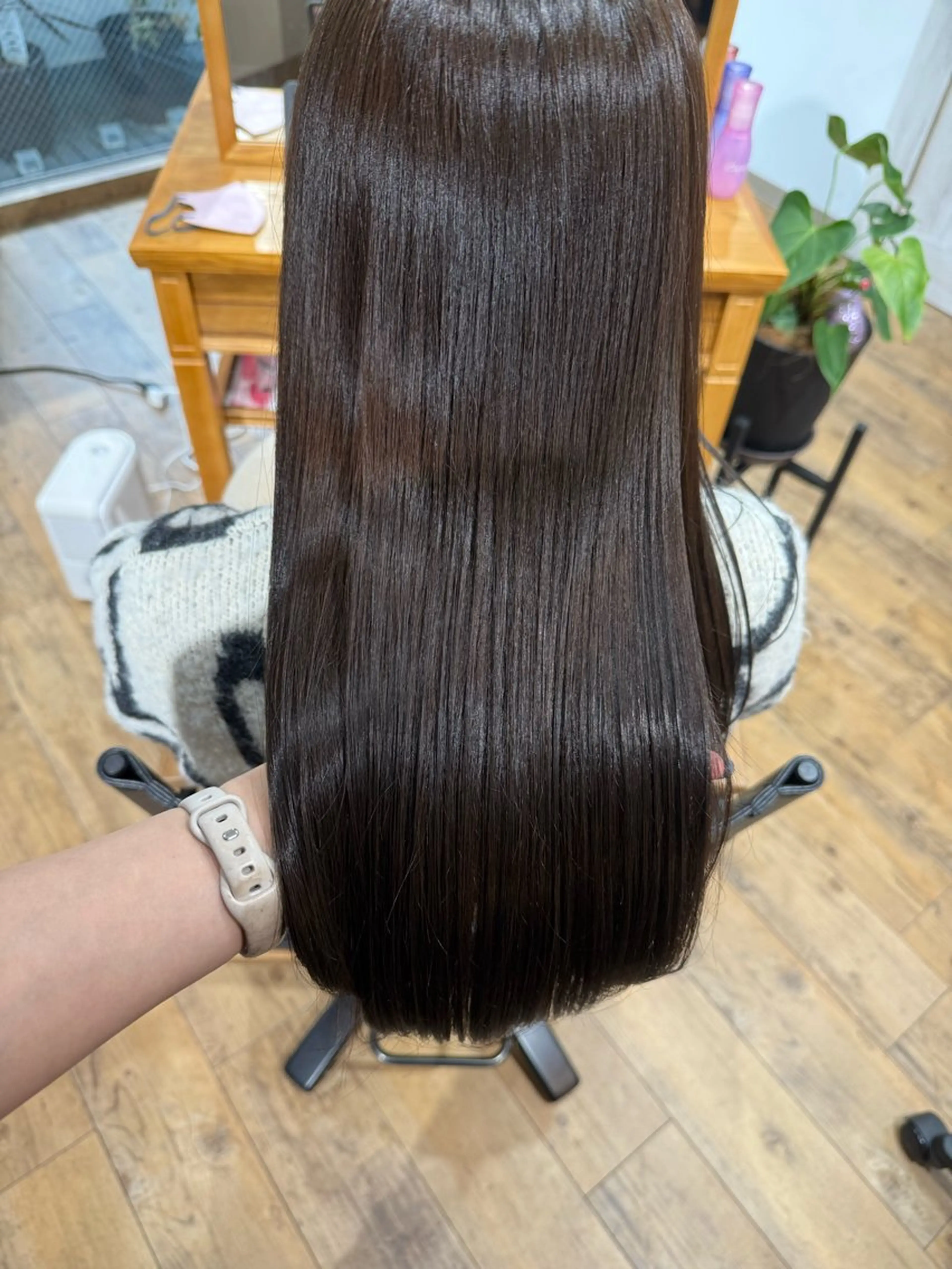 ロング カラー アッシュ アッシュブラウン ブラウンカラー 髪質改善 トリートメント ✨艶髪✨ 奈須晴香のヘアスタイル