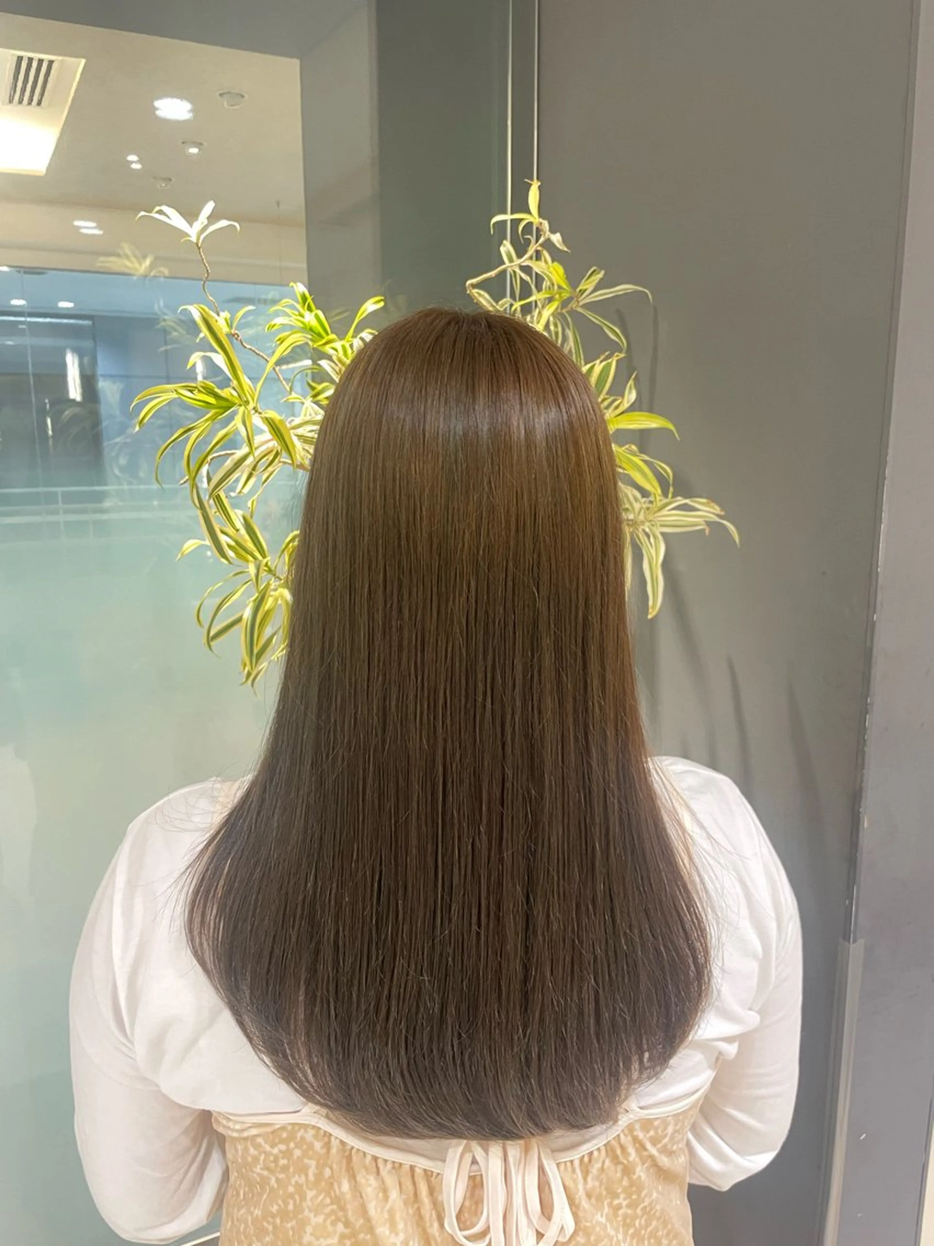 ロング カット ヘアカラー 松井 千桜のヘアスタイル