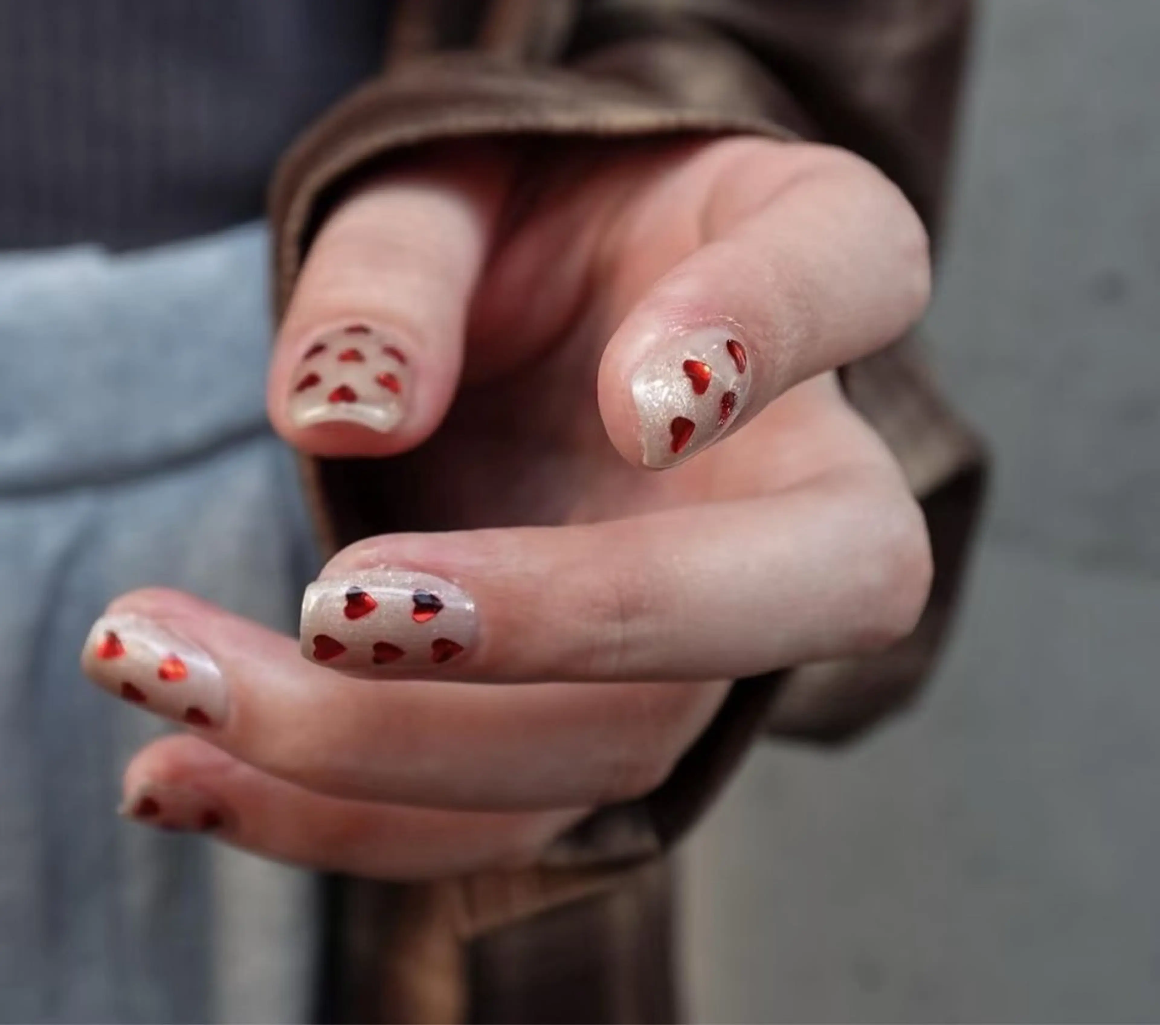 ネイル フレンチネイル グラデーション キラキラネイル 韓国ネイル マグネットネイル ハンドネイル 🎀🎀YooLi Nail Salonのネイルデザイン