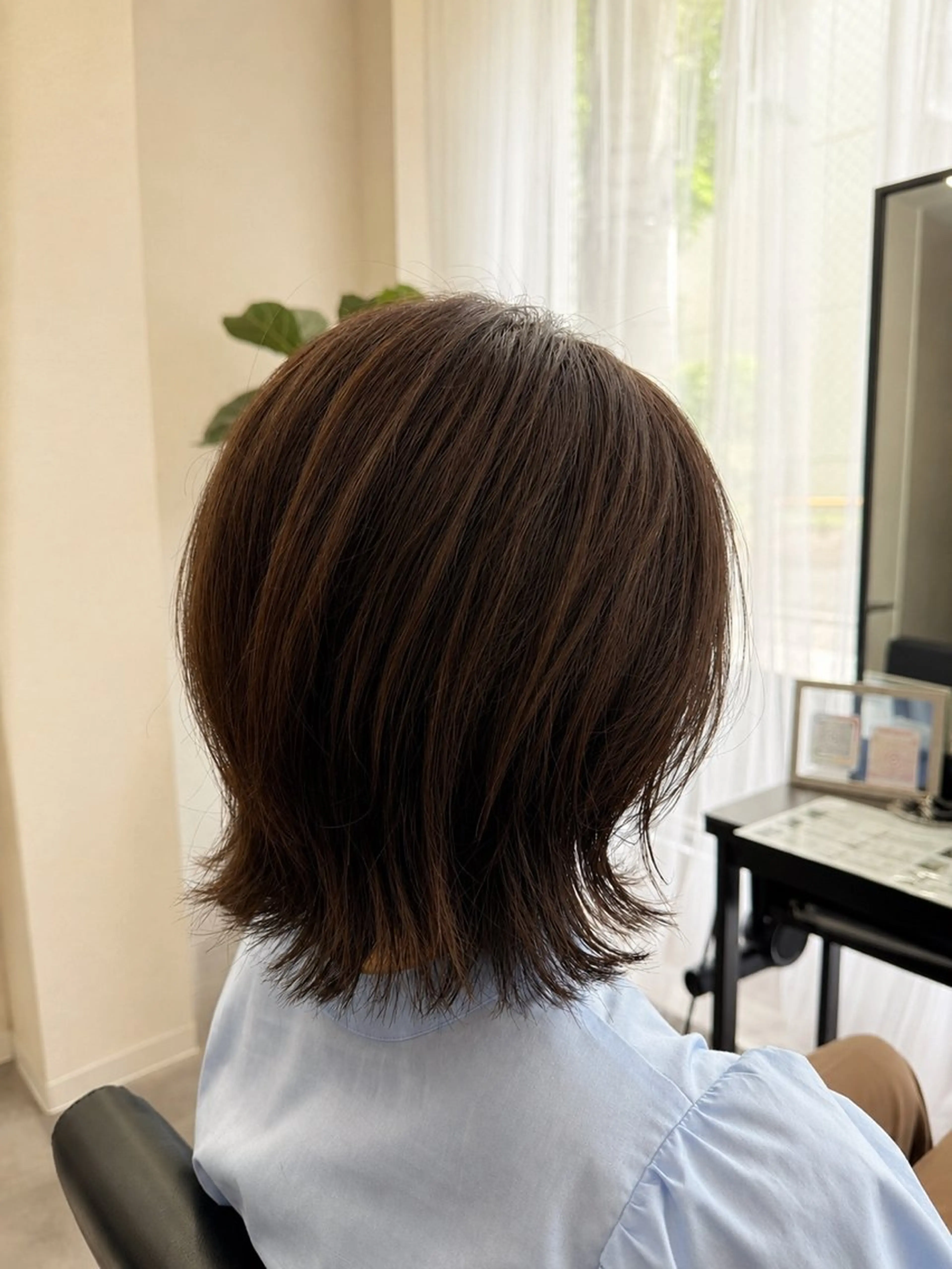 ミディアム カット ヘアカラー トリートメント 【CLOVE】阿世賀 潤のヘアスタイル
