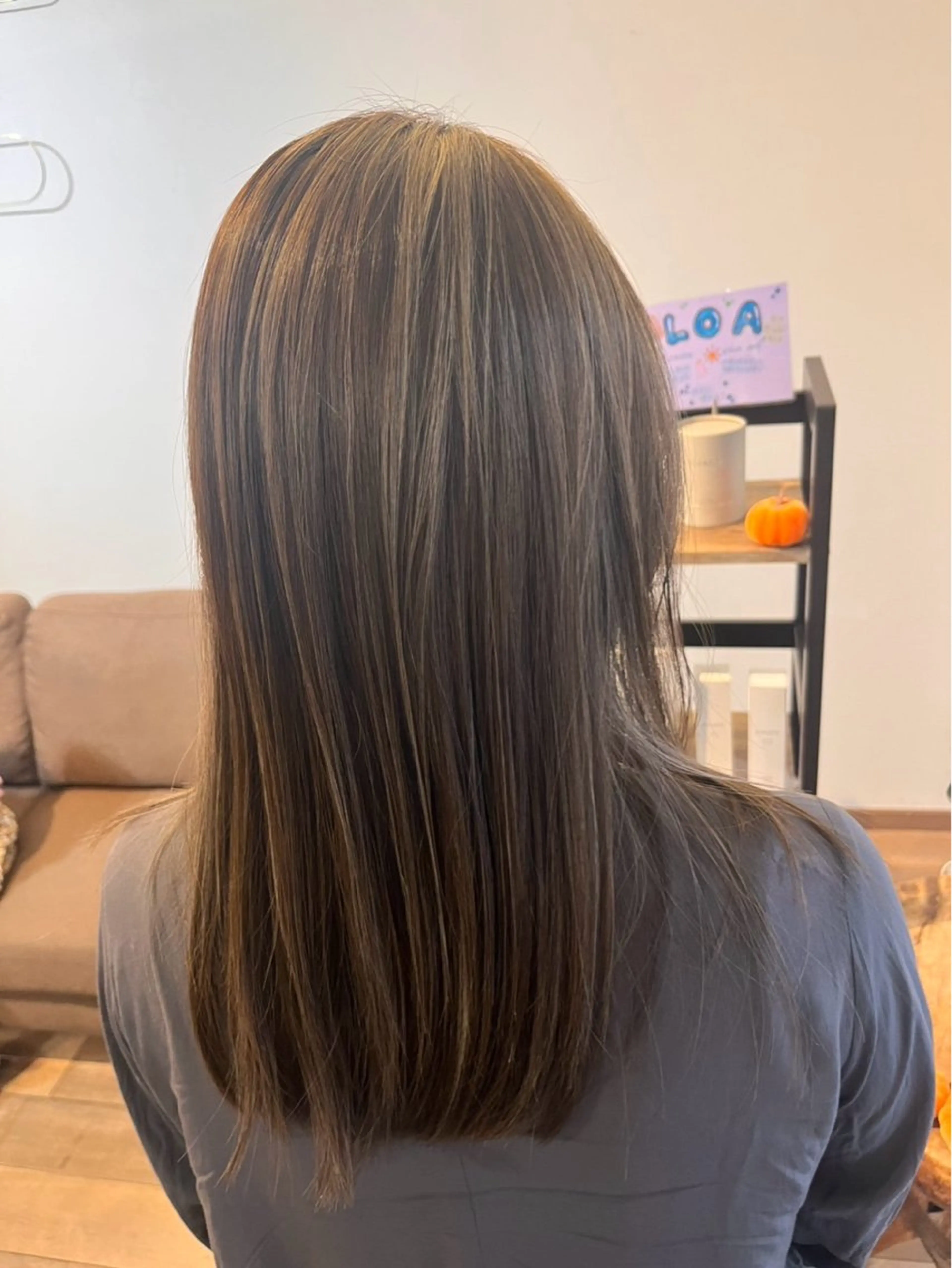 カラー ハイライトカラー ヘアカラー くろたき まほのヘアスタイル