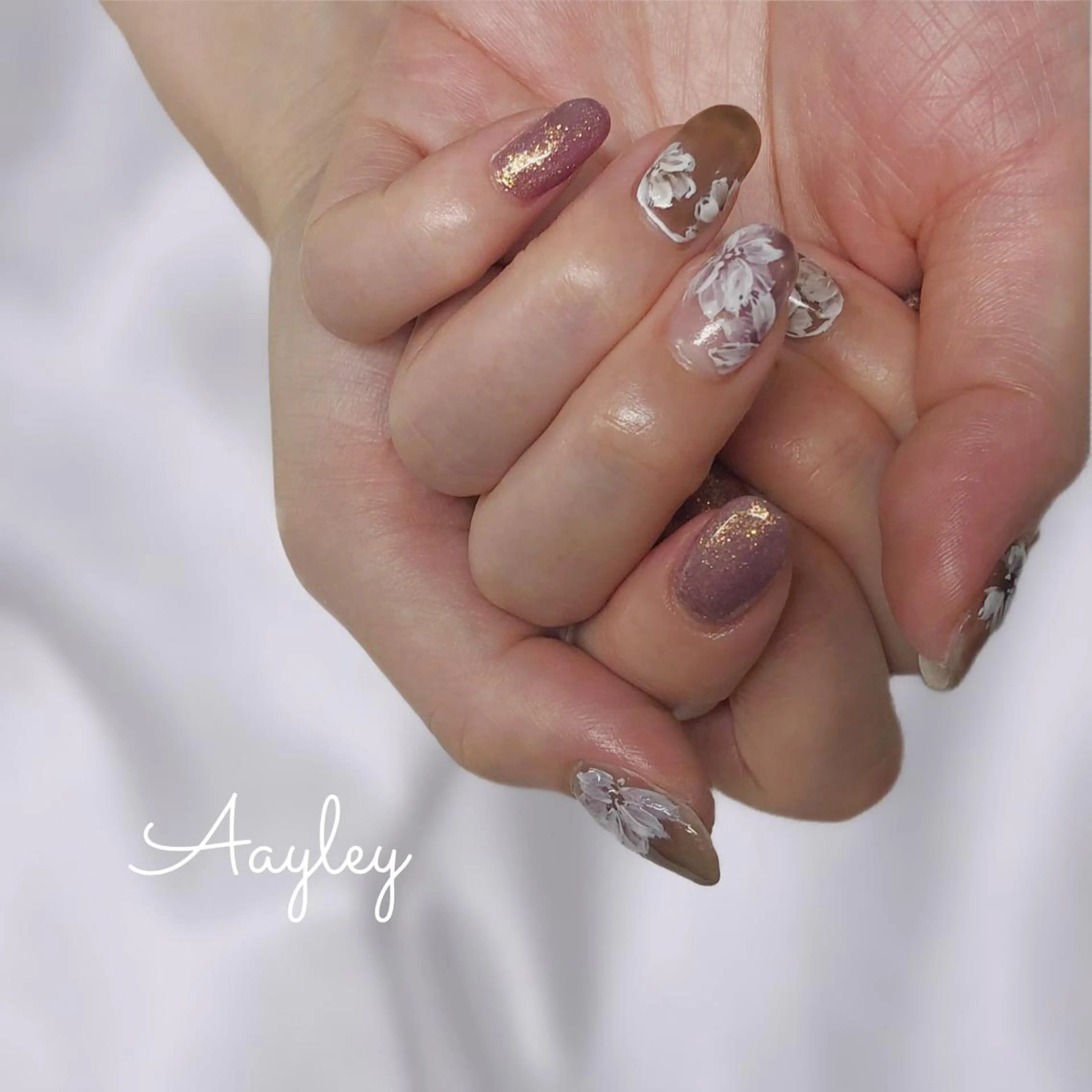 ミディアム カラー ネイル Aayley(アイリー)Salon所属・Aayley アイリ―サロンのネイルデザイン