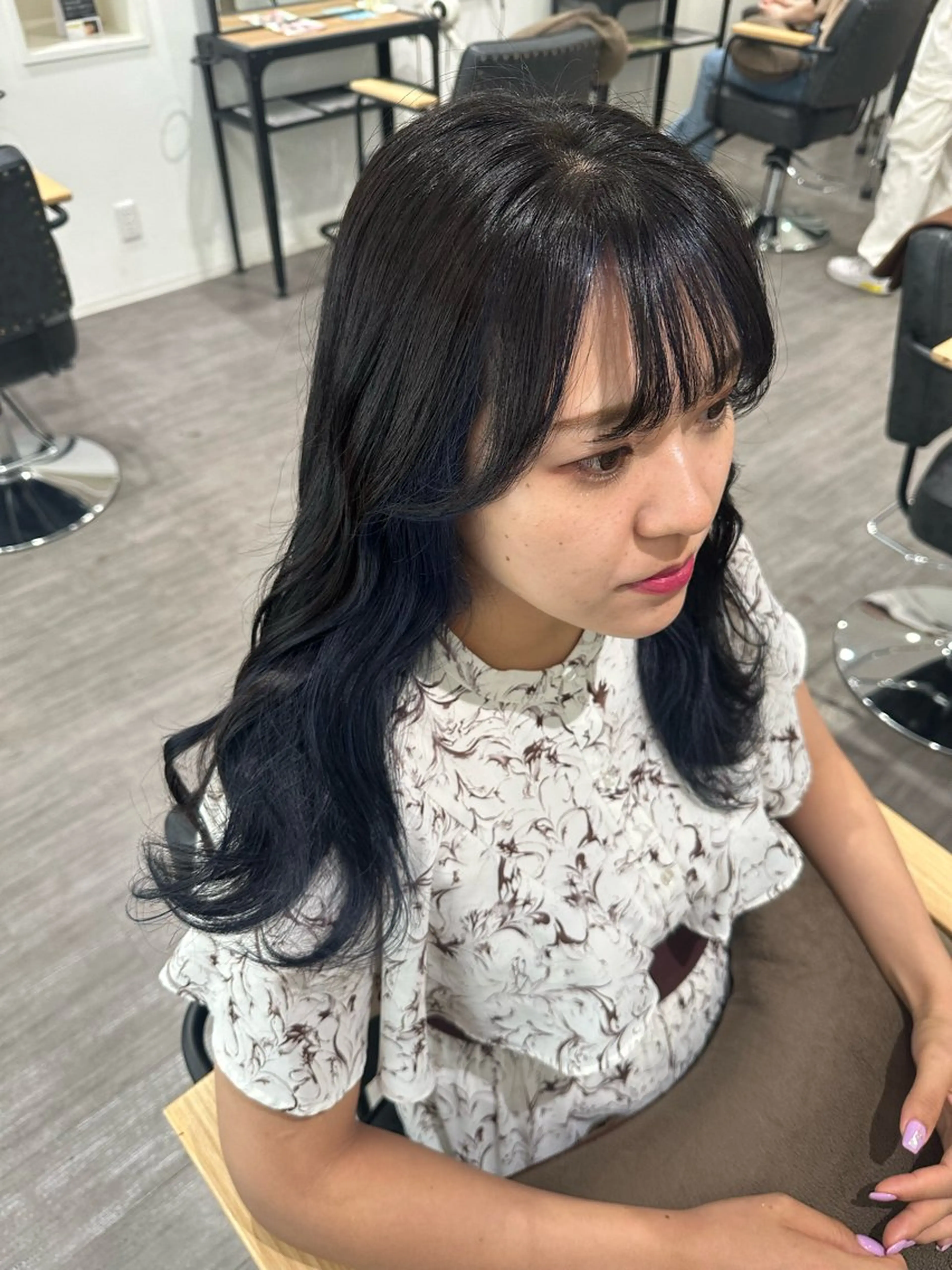 セミロング カラー ブリーチ ブルーカラー ネイビーカラー ヘアカラー トリートメント 艶髪レイヤー上田 紗也🇰🇷💗のヘアスタイル