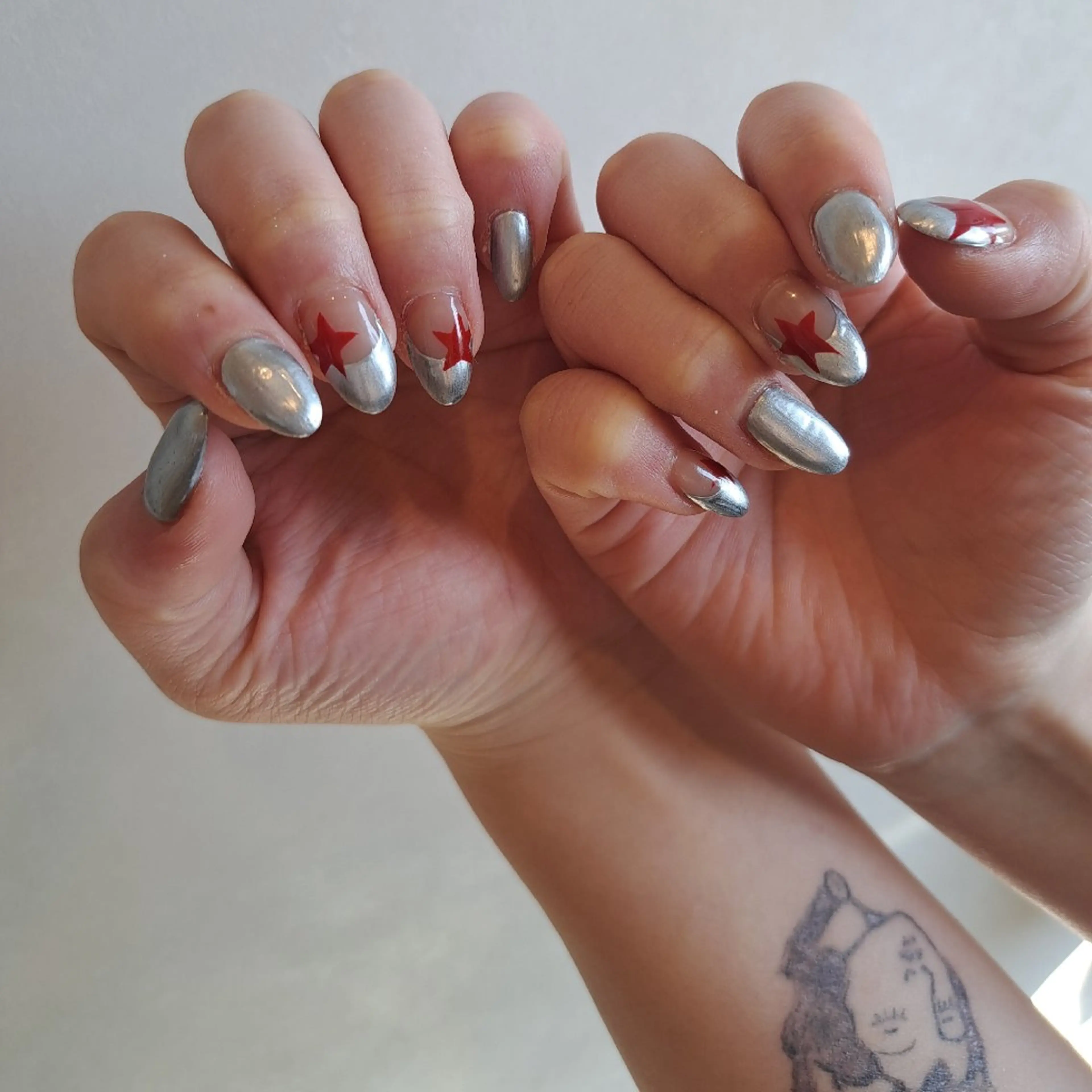 ネイル アートネイル フレンチネイル 持ち込み シルバー Nail mood デザイン持ち込みokのネイルデザイン