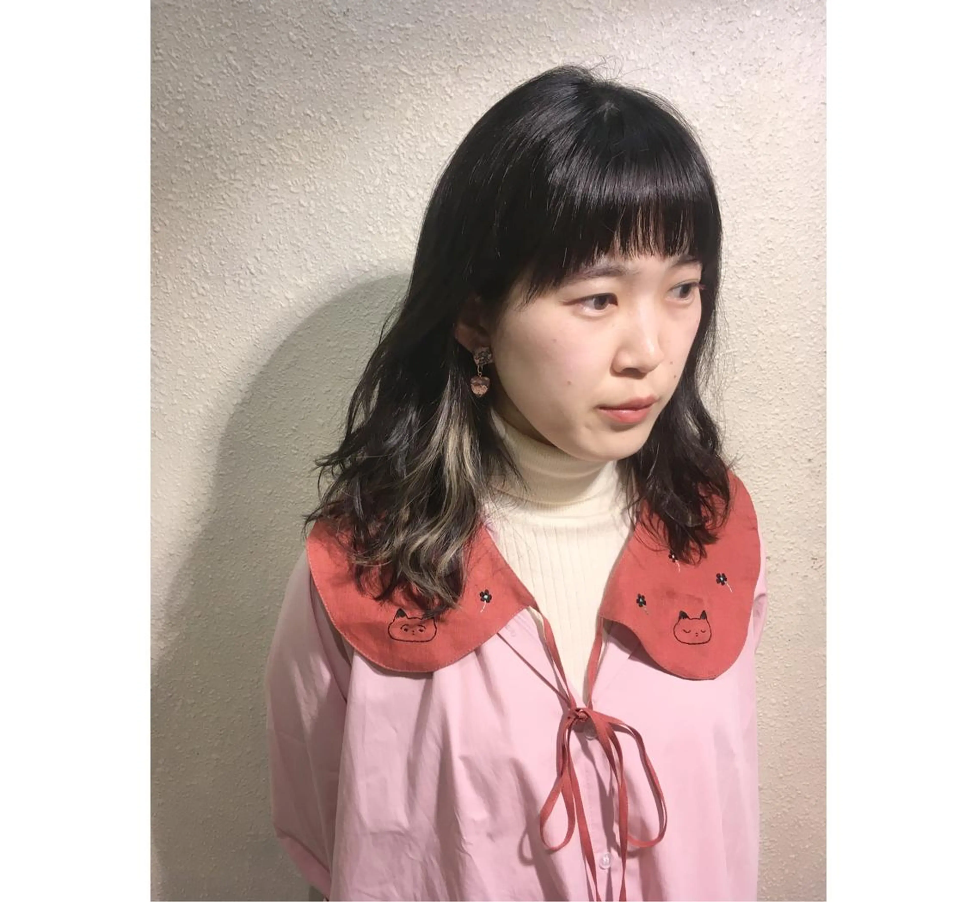 ミディアム アッシュ アッシュグレー アッシュグレージュ ハイライト カット ヘアカラー ヨナイ チヒロのヘアスタイル