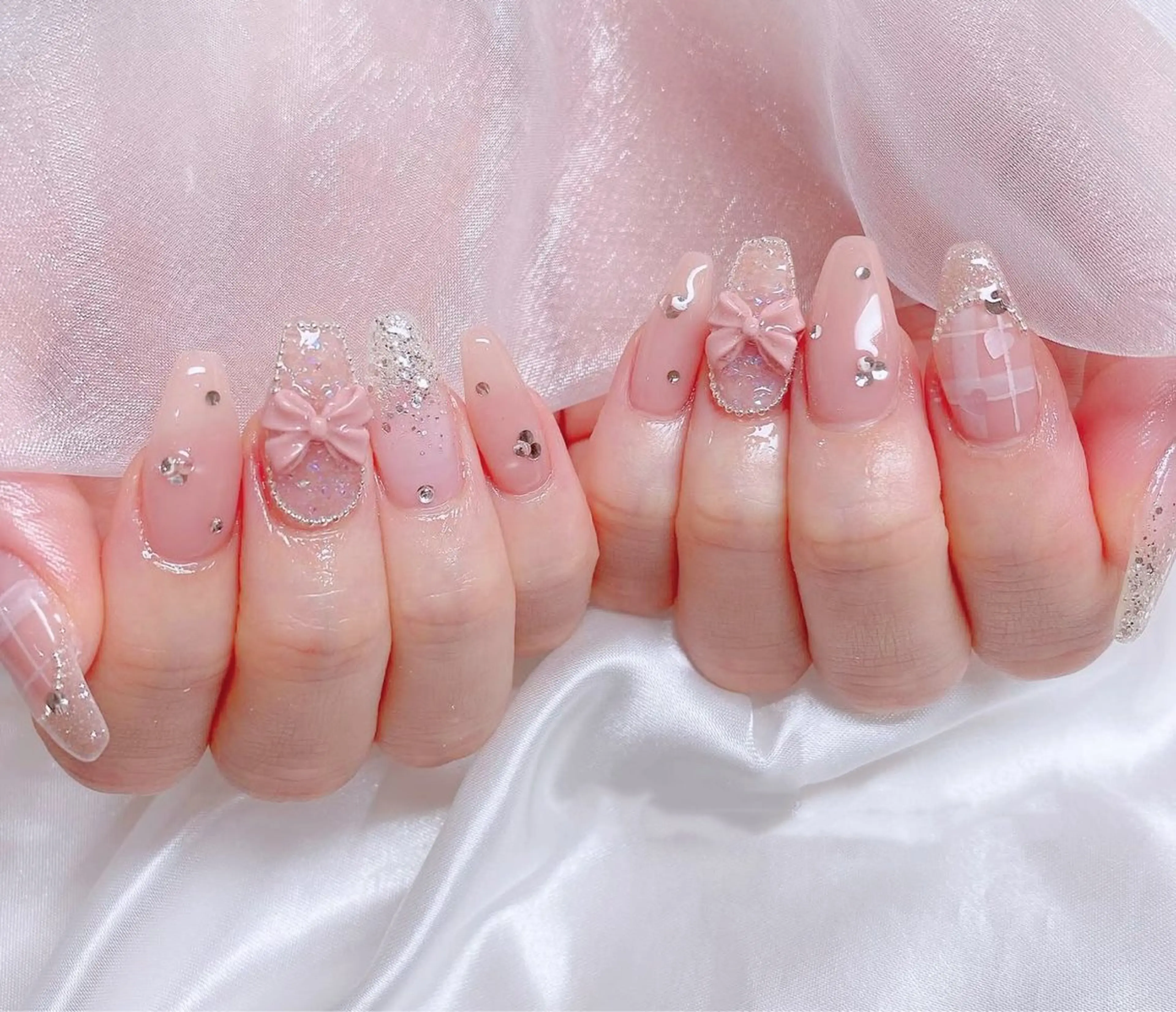 ネイル オーロラネイル フットネイル フレンチネイル ジェルネイル ガラスフレンチ ハンドネイル ╹◡╹Mimoミモ Eye&Nailのマツエク・マツパデザイン