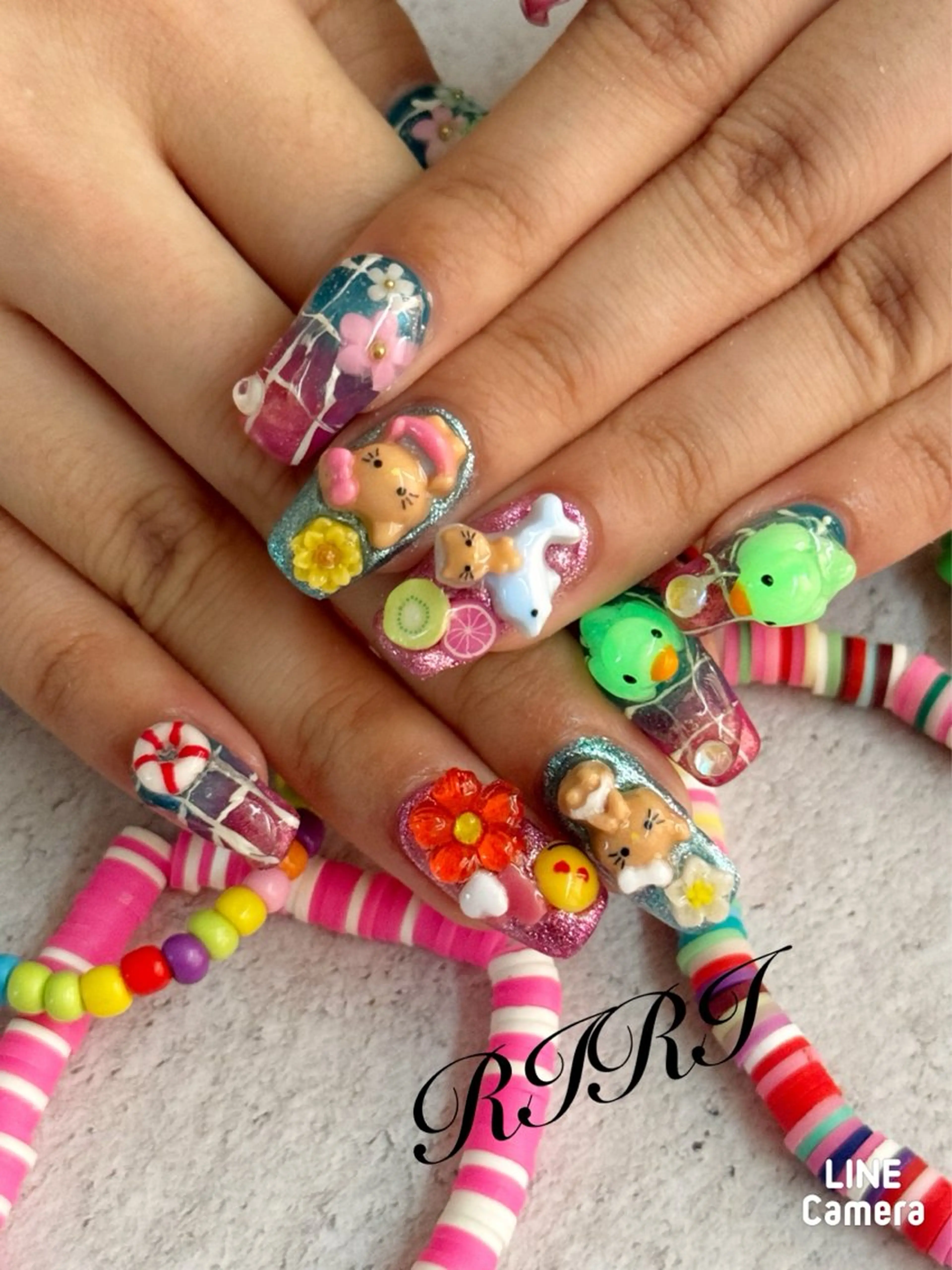 ネイル ジェルネイル キラキラネイル ショートネイル ハンドネイル riri オーナーのネイルデザイン