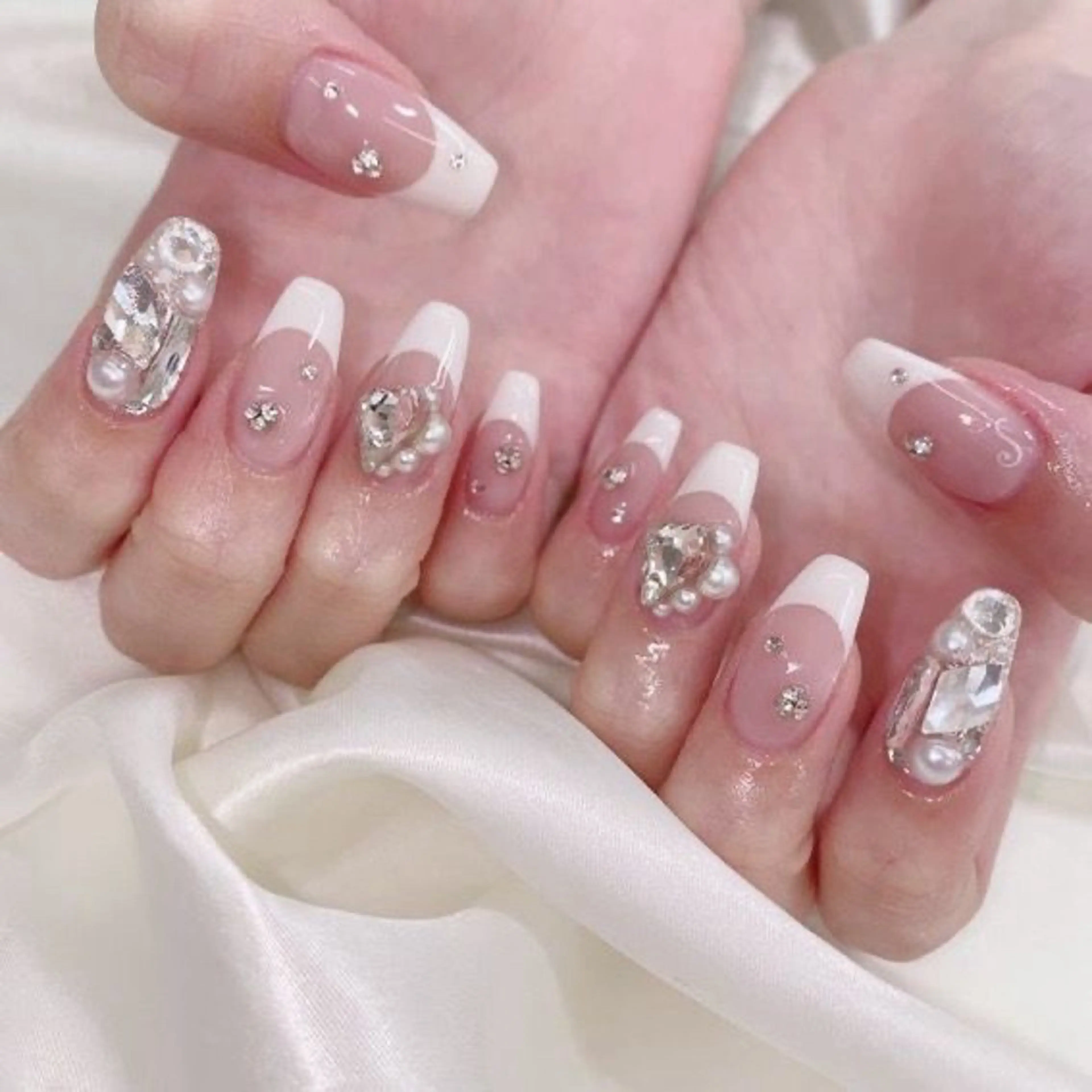 ネイル オーロラネイル チークネイル 長さ出し フットネイル フレンチネイル Lee Nails チップ長さだし専門店のネイルデザイン