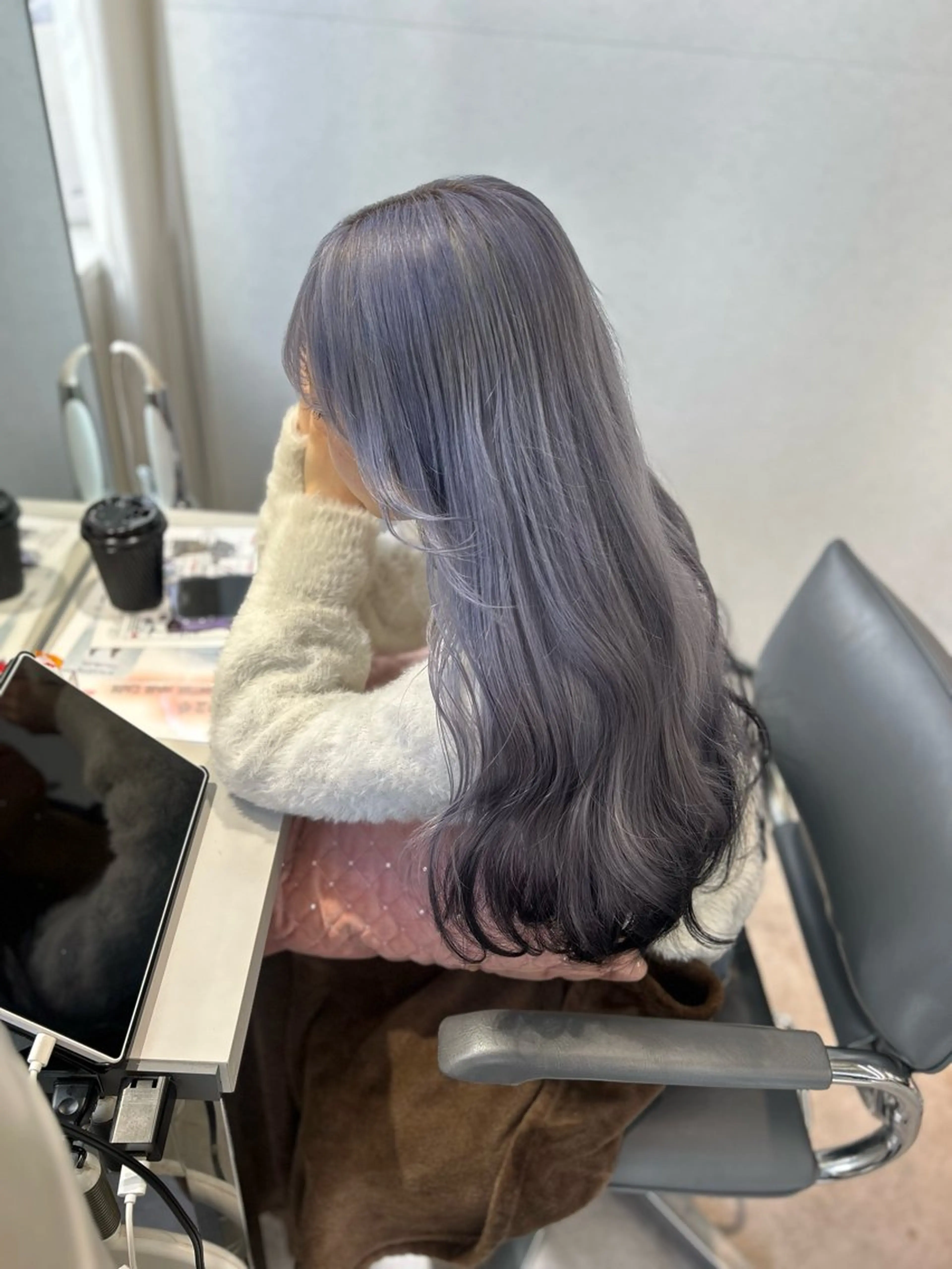 ロング カラー 黒髪 ブリーチ ラベンダーカラー シルバー カット ヘアカラー 🤍YUKI 韓国 艶髪 🤍のヘアスタイル