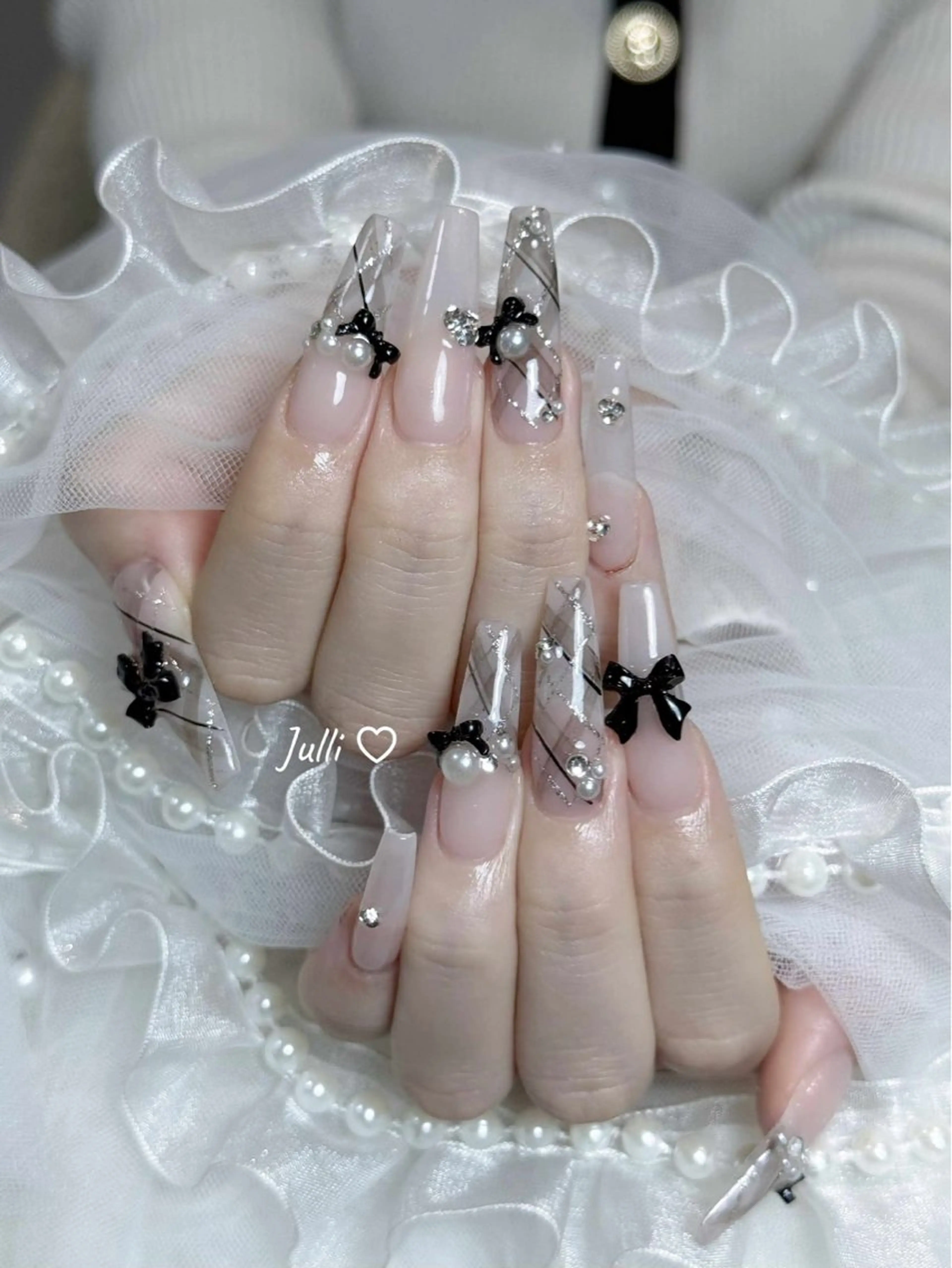 ネイル オーロラネイル ボルドー ブラウン 氷ネイル・うるうるネイル キラキラネイル ハンドネイル Julli ジュリのネイルデザイン