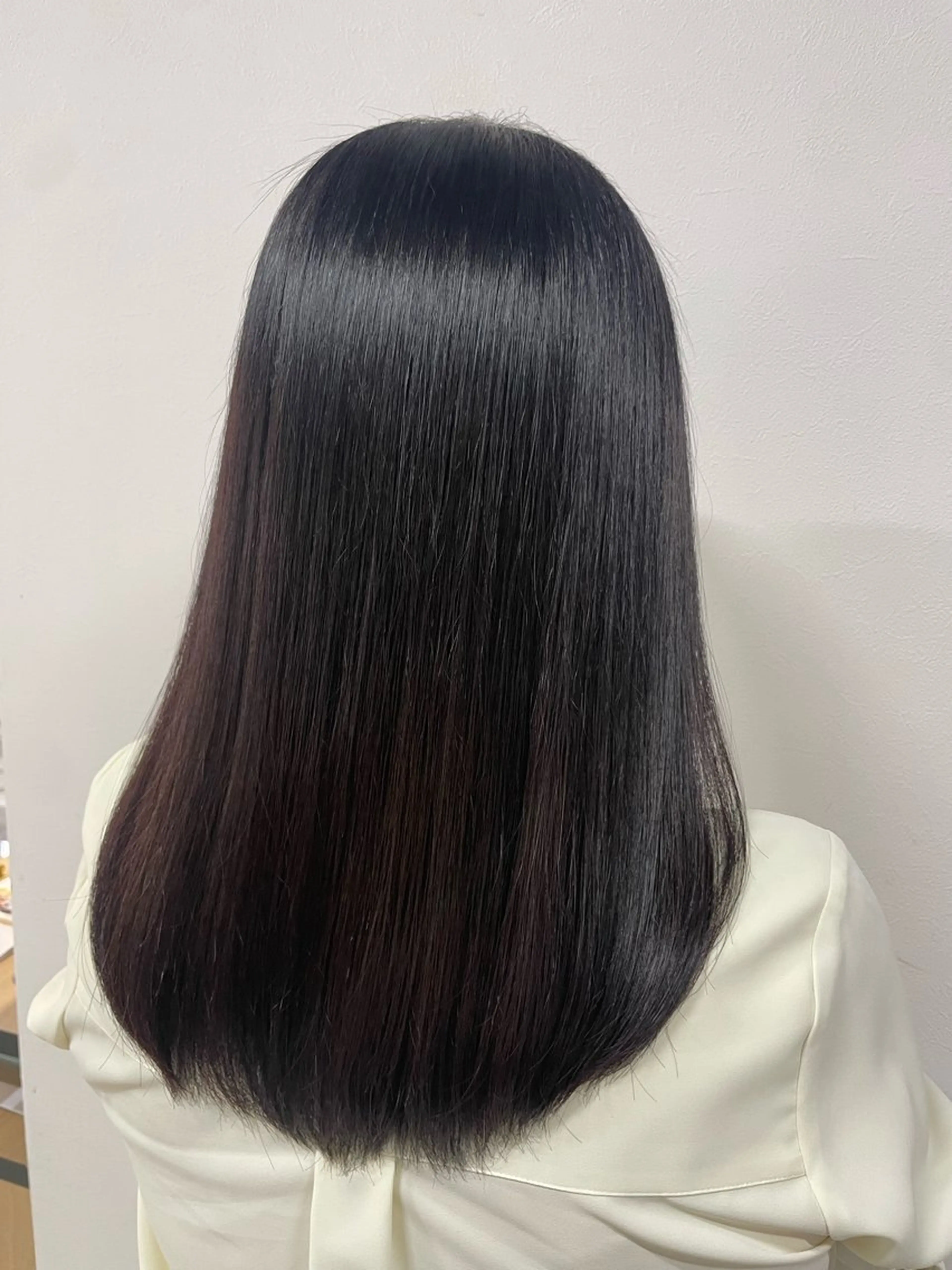 カラー 植木 日菜のヘアスタイル