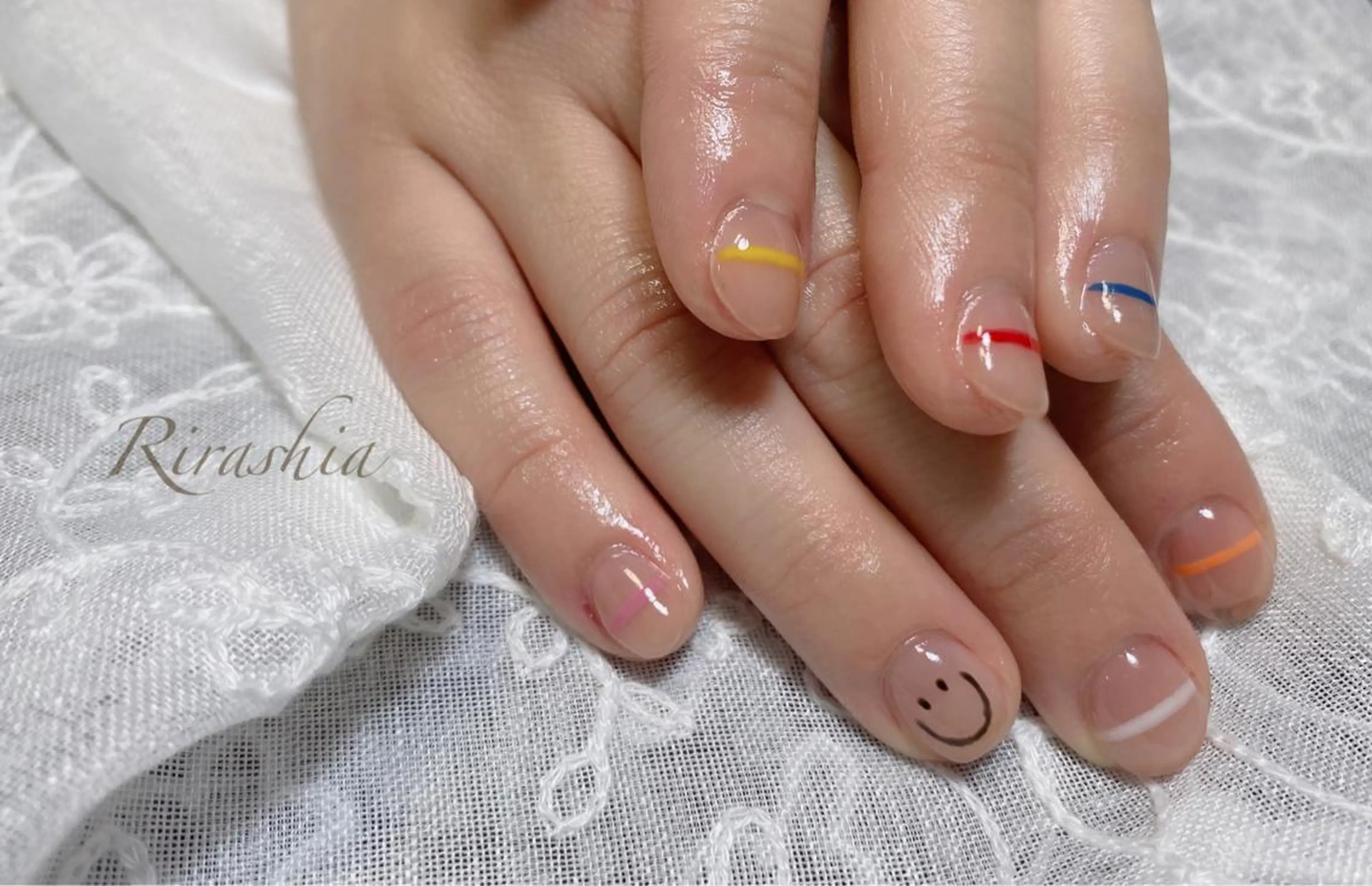 ネイル キラキラネイル 韓国ネイル 持ち込み ワンカラーネイル ショートネイル ハンドスパ｜ネイル Rirashaのネイルデザイン