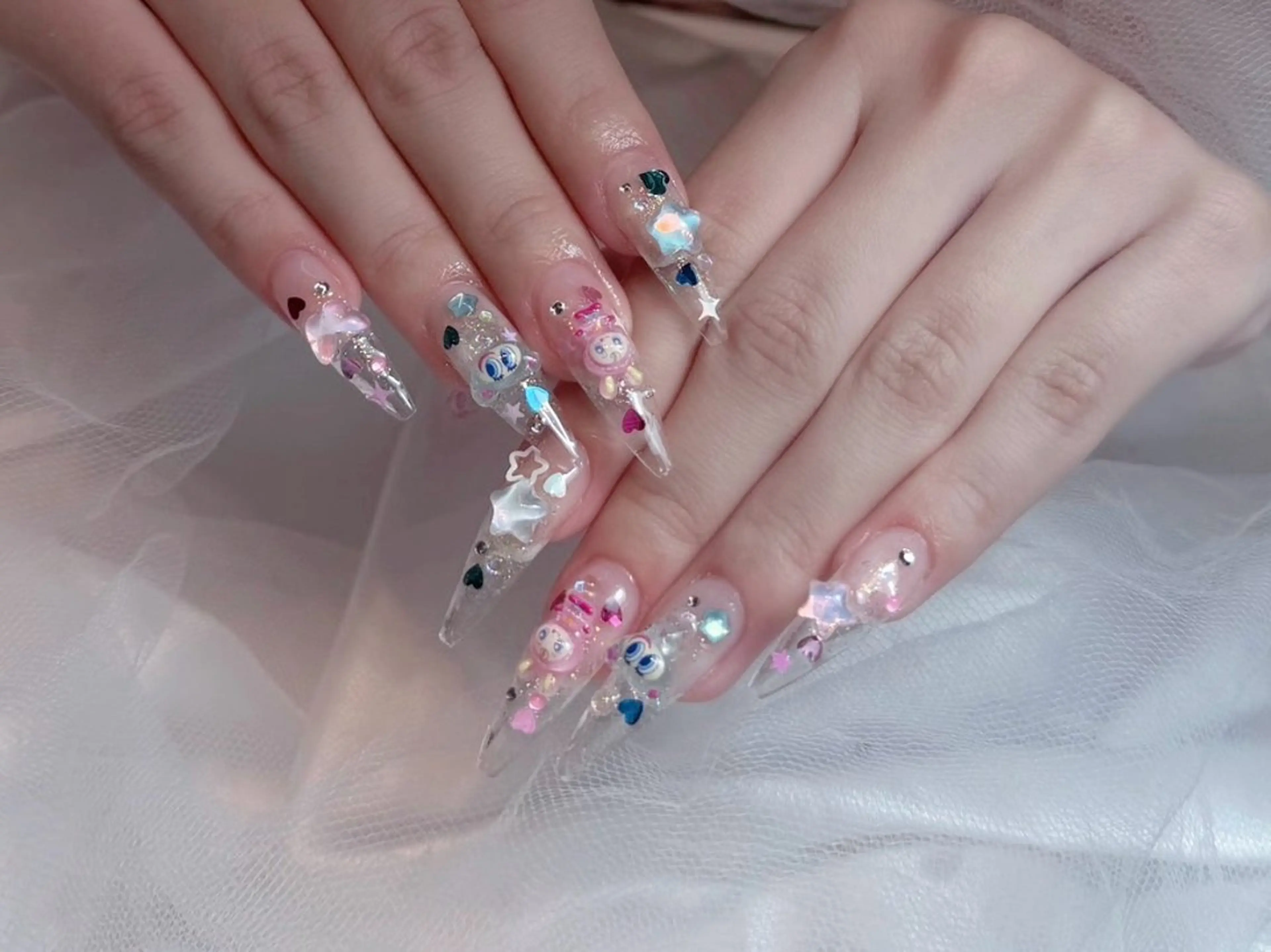 ネイル フレンチネイル ハート 韓国ネイル マグネットネイル マグネットフレンチ ハンドネイル Emi Studioのネイルデザイン