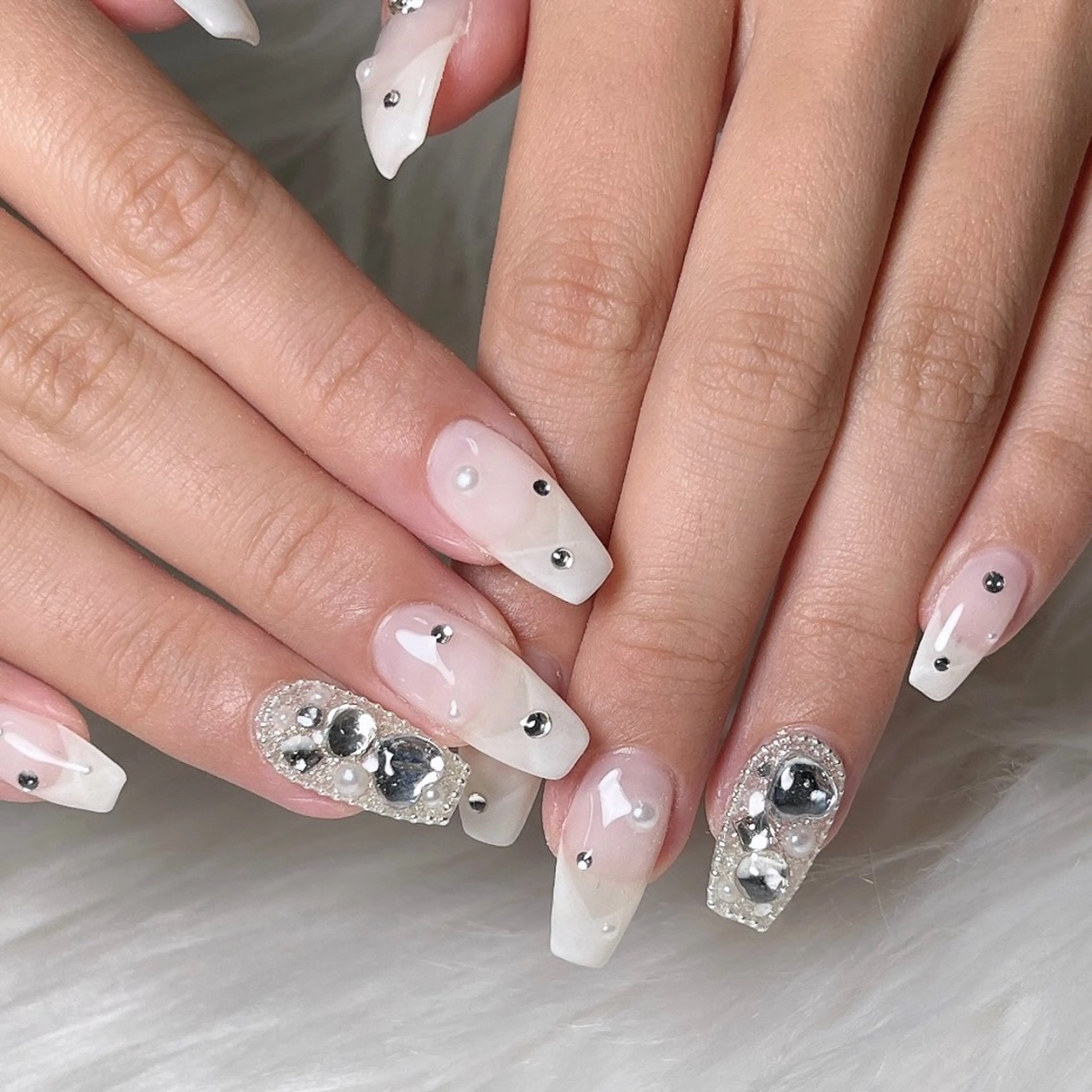 ネイル 韓国ネイル ラメ(グリッター) 持ち込み ハンドネイル 🐕‍🦺Yappy 💗A-tanのネイルデザイン