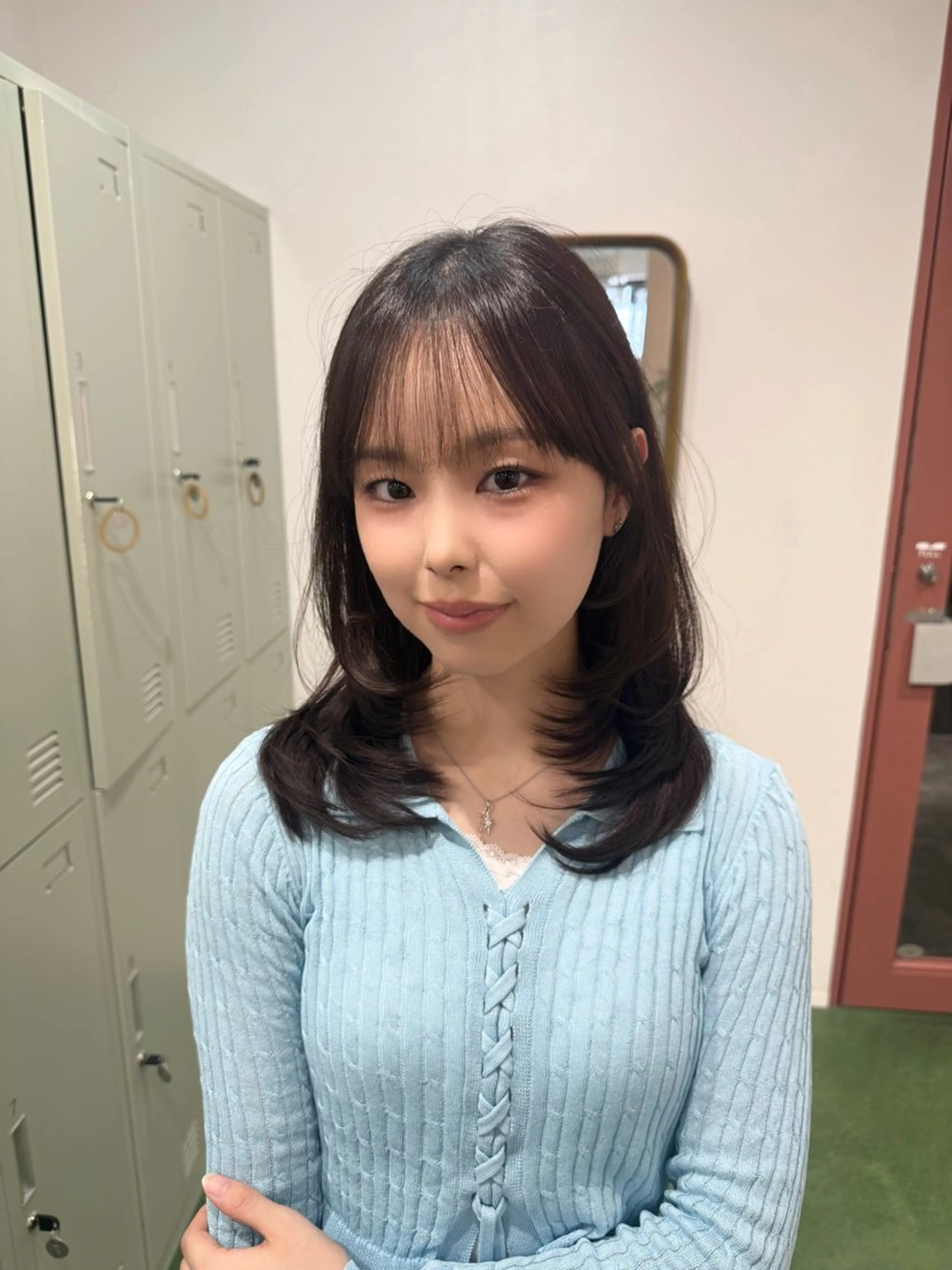 ミディアム レイヤーカット カット ヘアカラー ミカ/名駅/レイヤー /ブリーチなしカラーのヘアスタイル