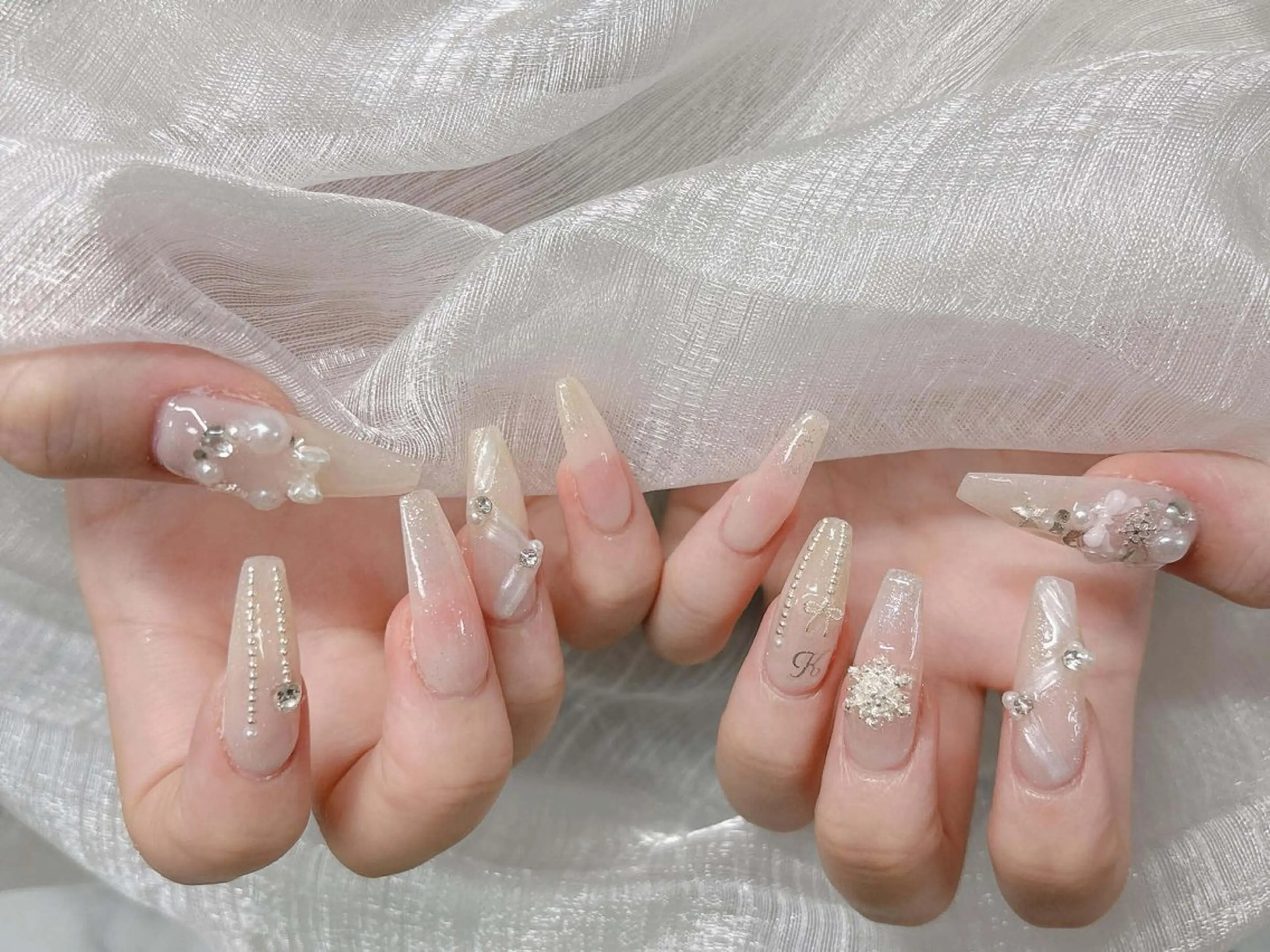 ネイル ハンドネイル Lee Nailsのネイルデザイン