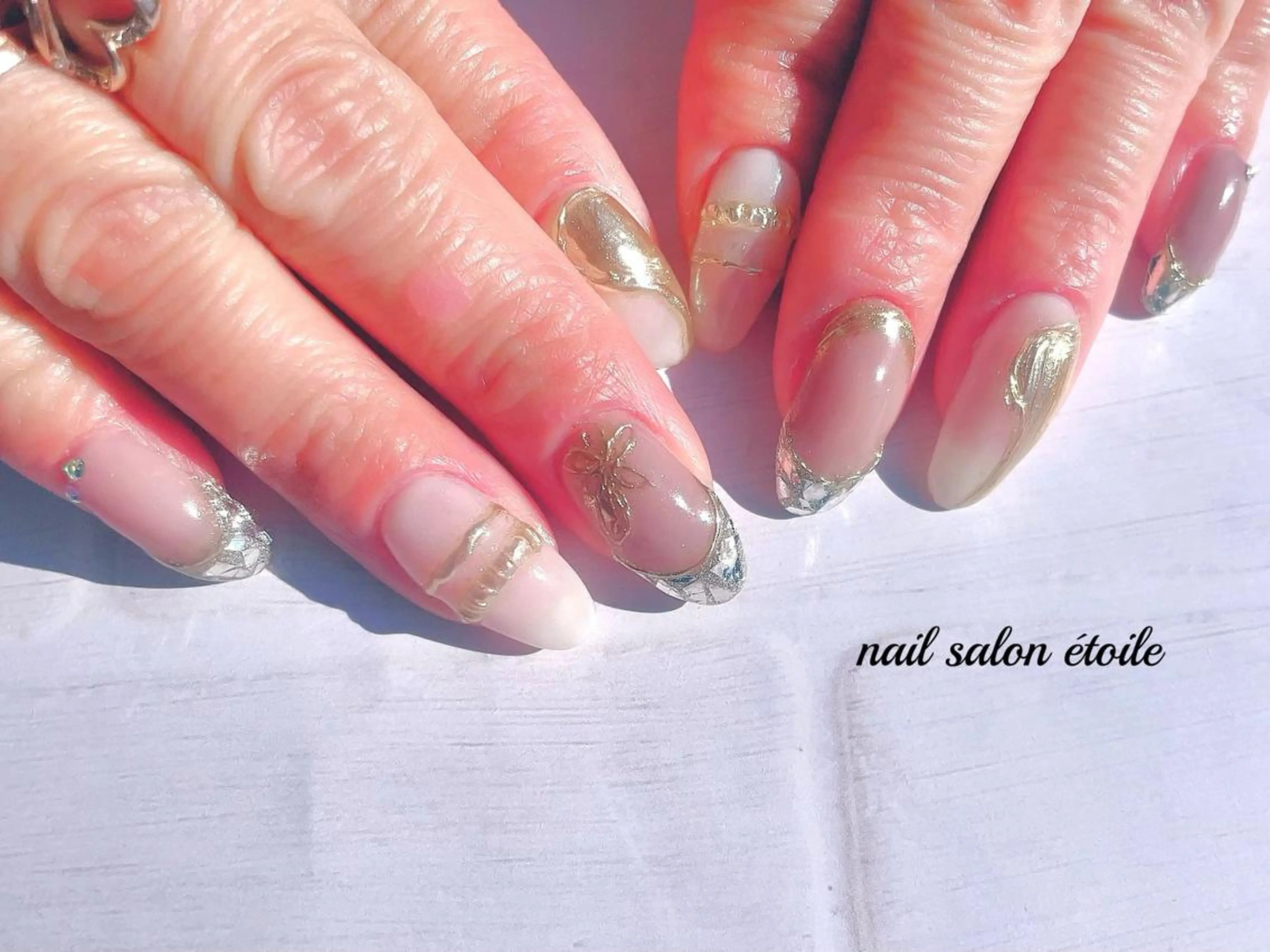 ネイル フレンチネイル ジェルネイル ガラスフレンチ ゴールド ニュアンスネイル ハンドネイル nail salon étoileのネイルデザイン