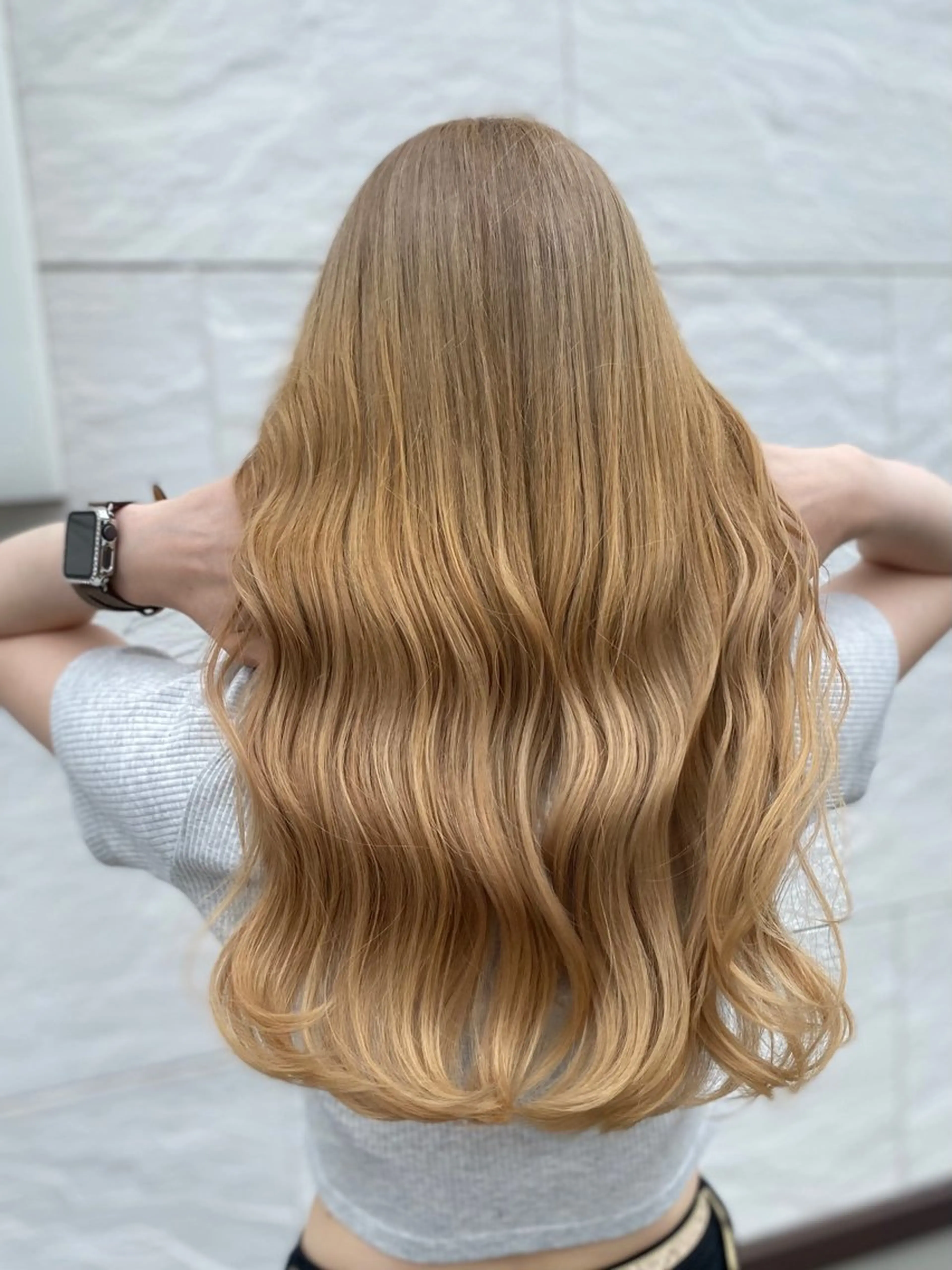 ロング カラー 山西 真琴のヘアスタイル