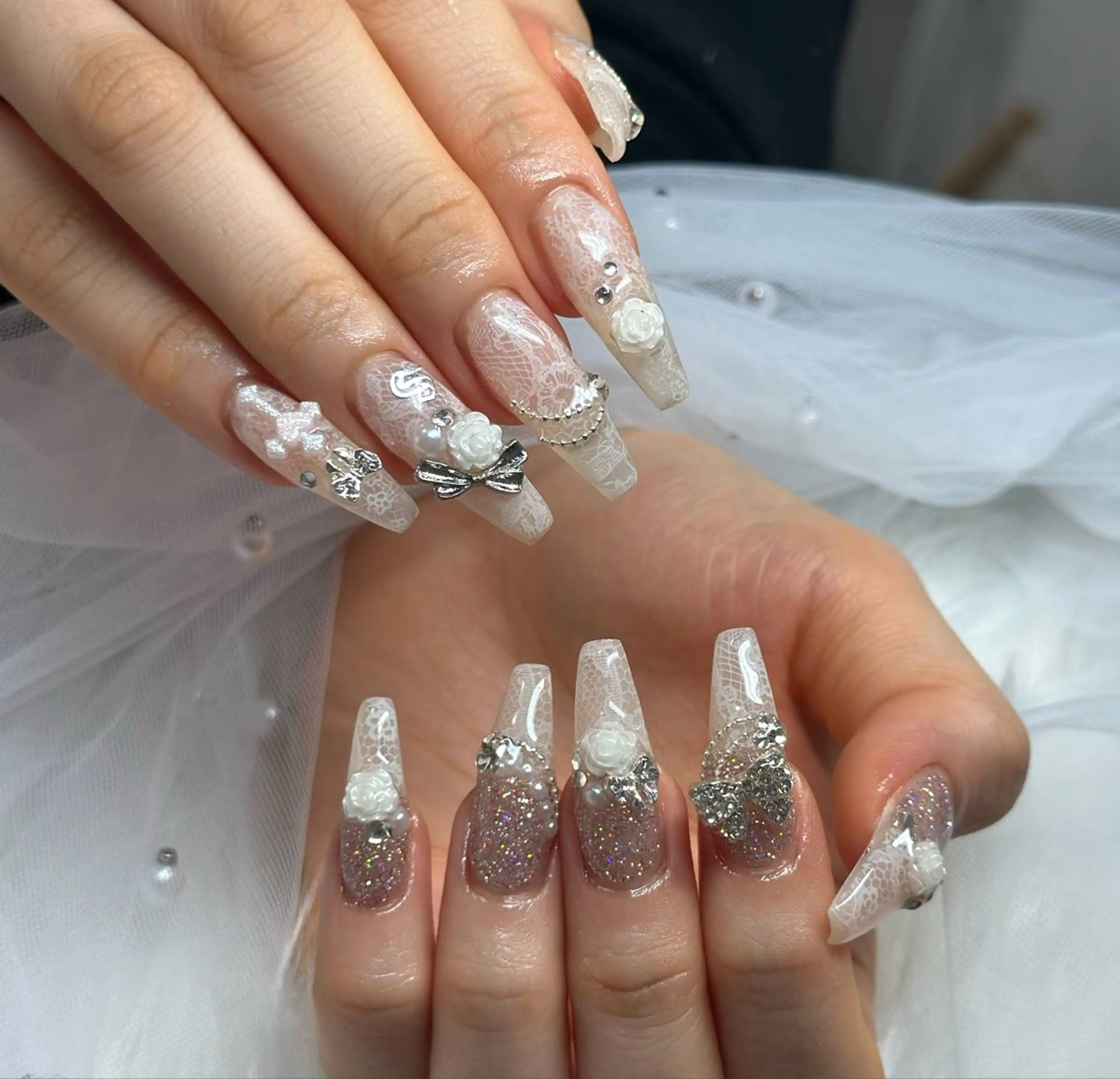 ネイル オーロラネイル フレンチネイル ジェルネイル ハロウィン キラキラネイル H.baby Nail Salonのネイルデザイン