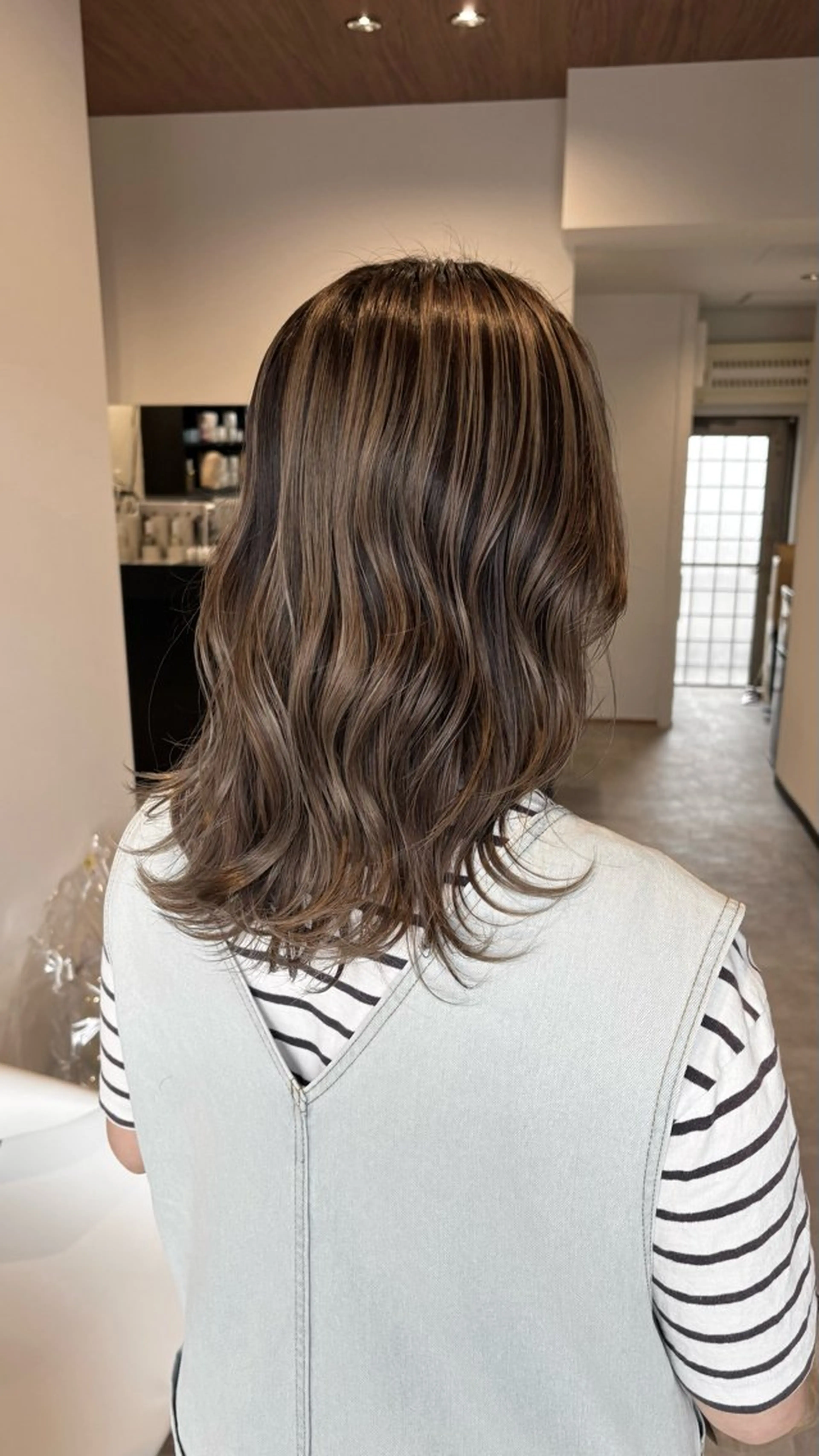 ミディアム カラー ベージュカラー 豊橋/菜月/ブリーチ /艶カラーハイトーンのヘアスタイル