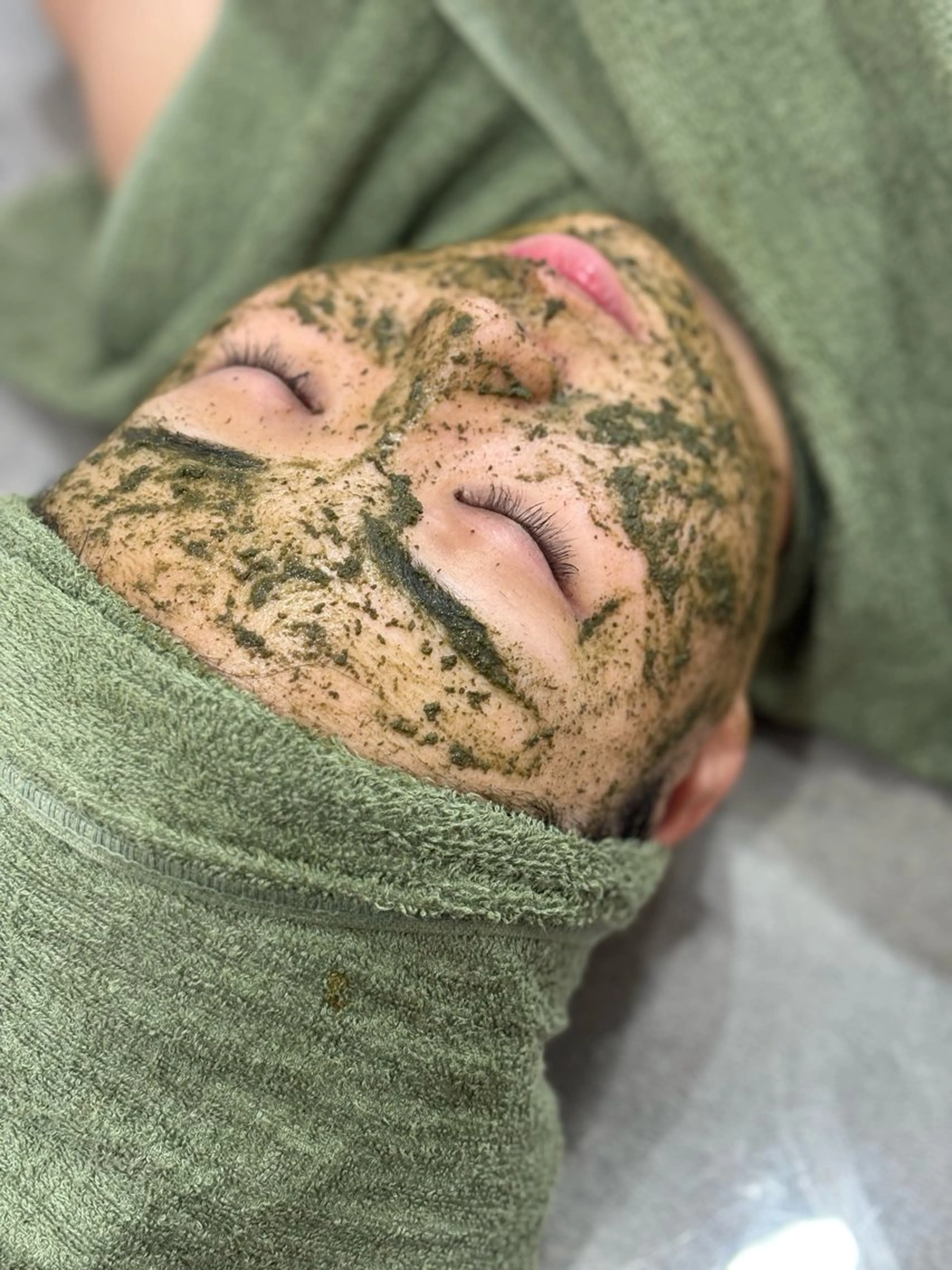 エステ 【LUCIALL】 眉ワックス、脱毛のエステ・リラクイメージ