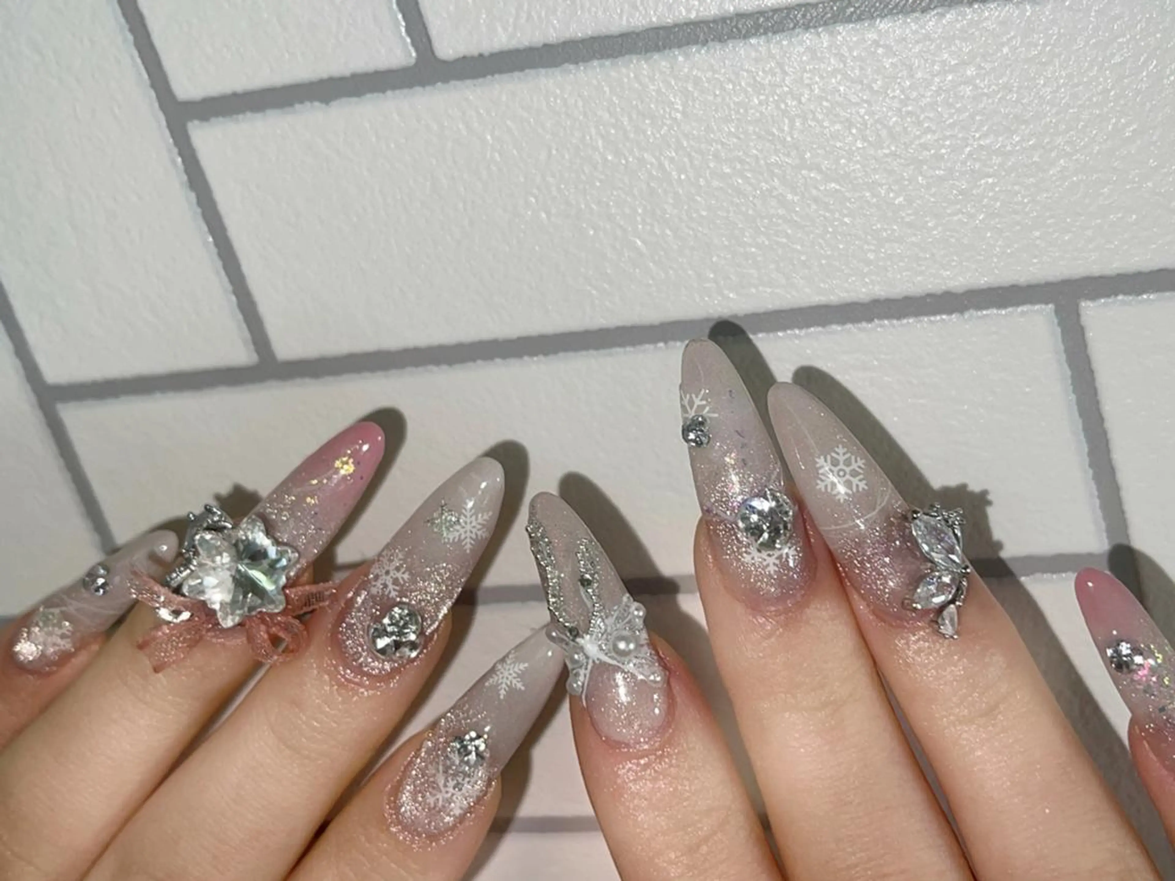 ネイル Rainrain💧 パーツ豊富、やり放題のネイルデザイン