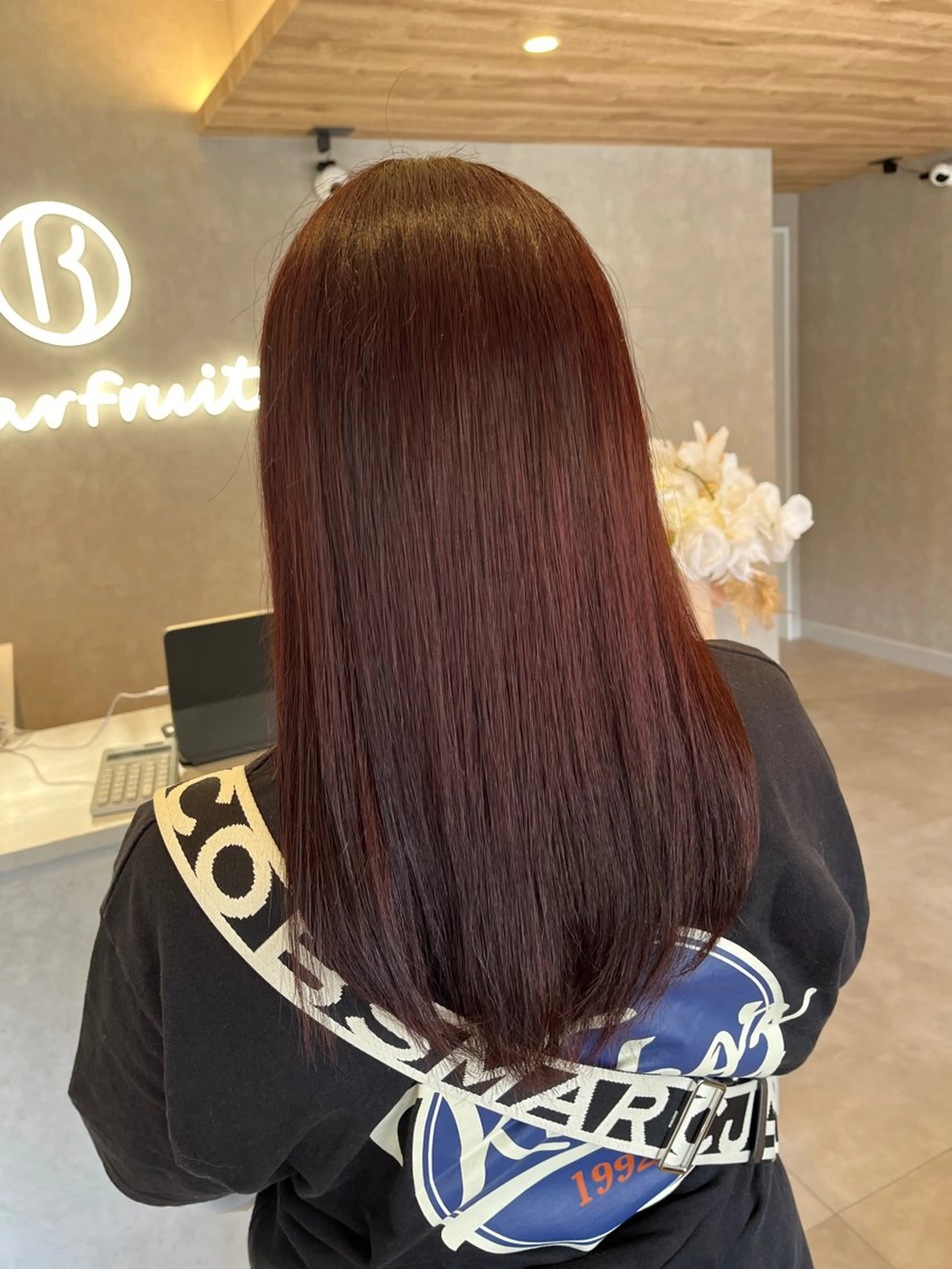 ロング カラー レッドカラー カット ヘアカラー ✨NEW OPEN／ 透明感カラー／はるかのヘアスタイル