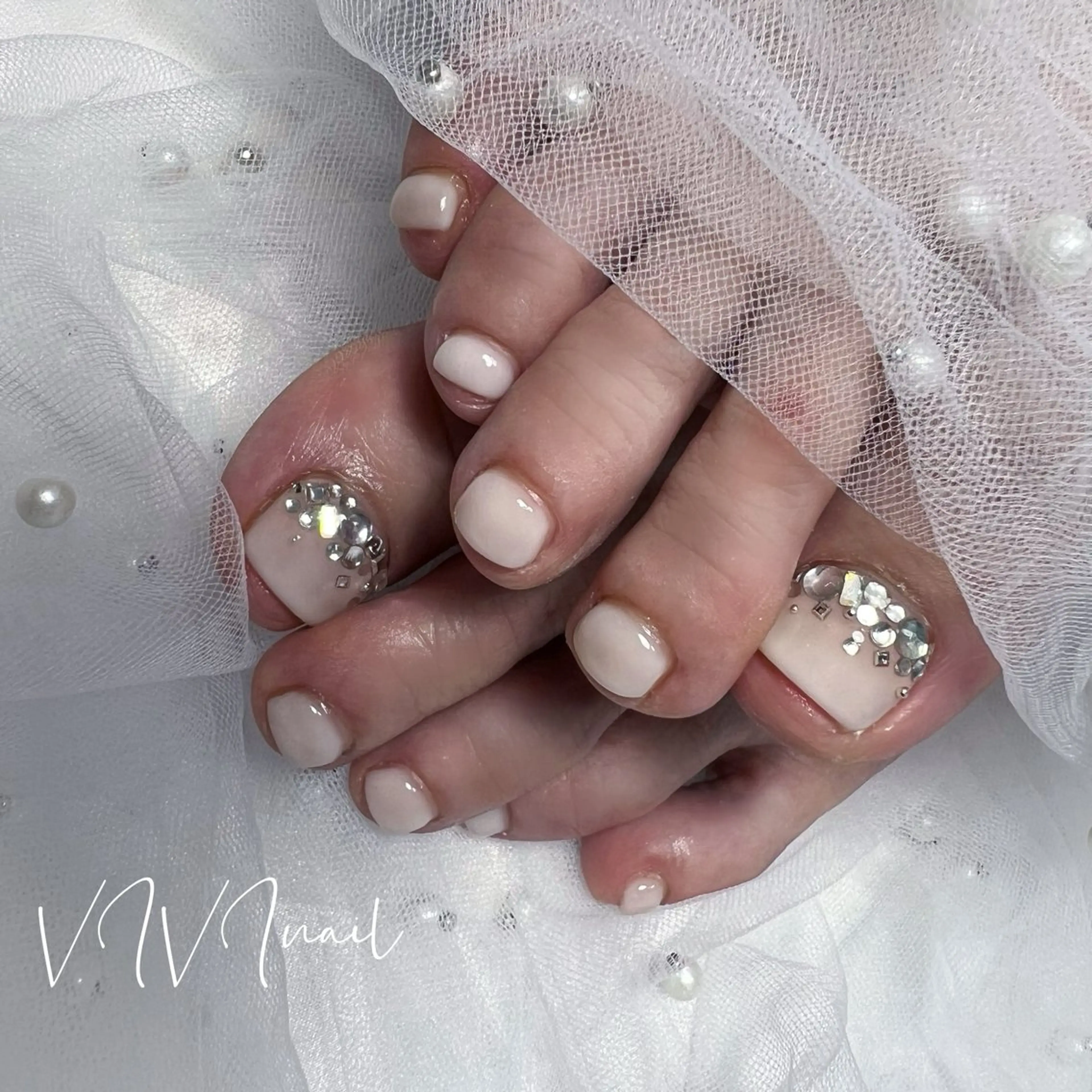 ネイル キラキラネイル フットネイル vivi nailのネイルデザイン