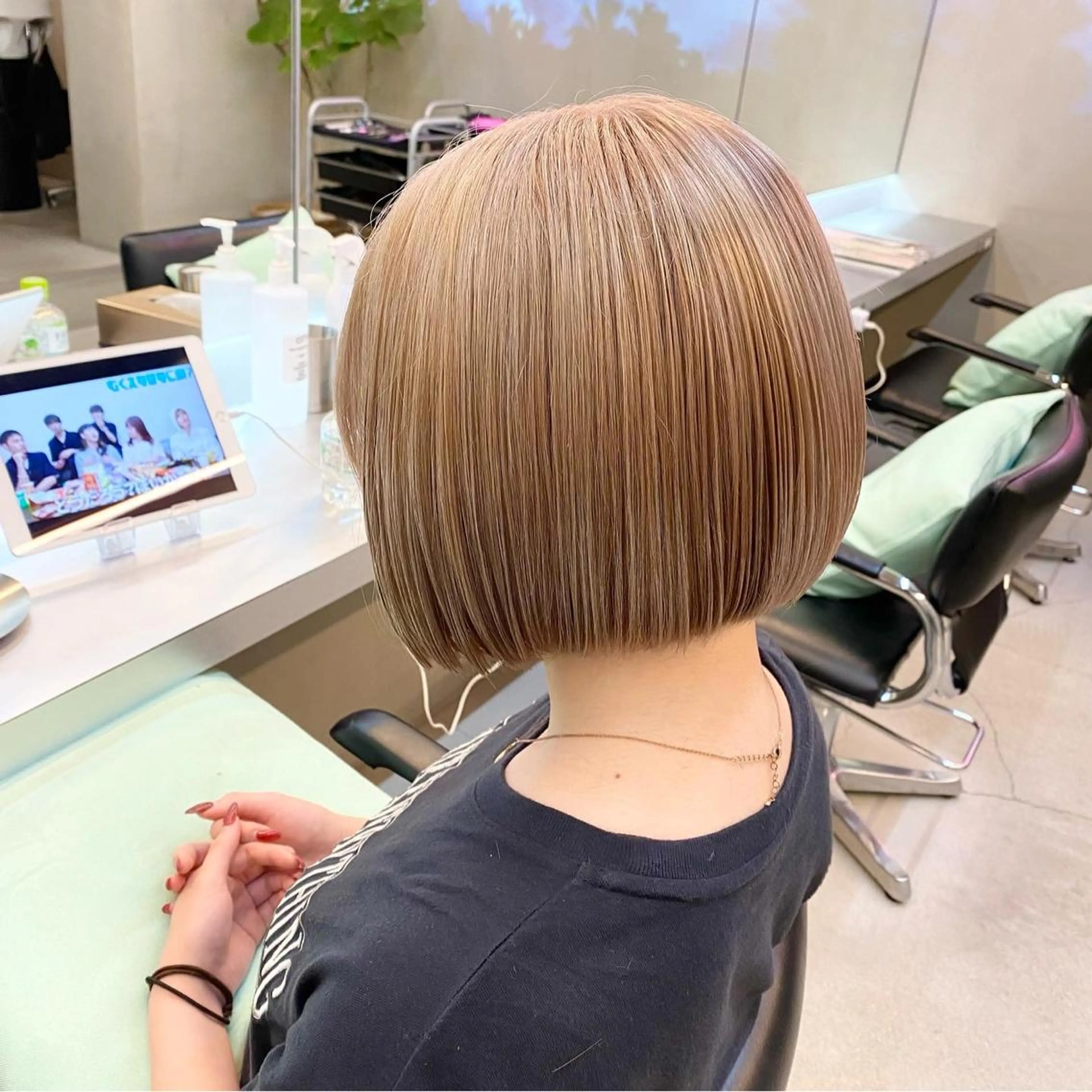 ミディアム カラー ブロンド 透明感カラー ボブ カット ヘアカラー トリートメント 艶髪と透明感を ‼️/若林のヘアスタイル