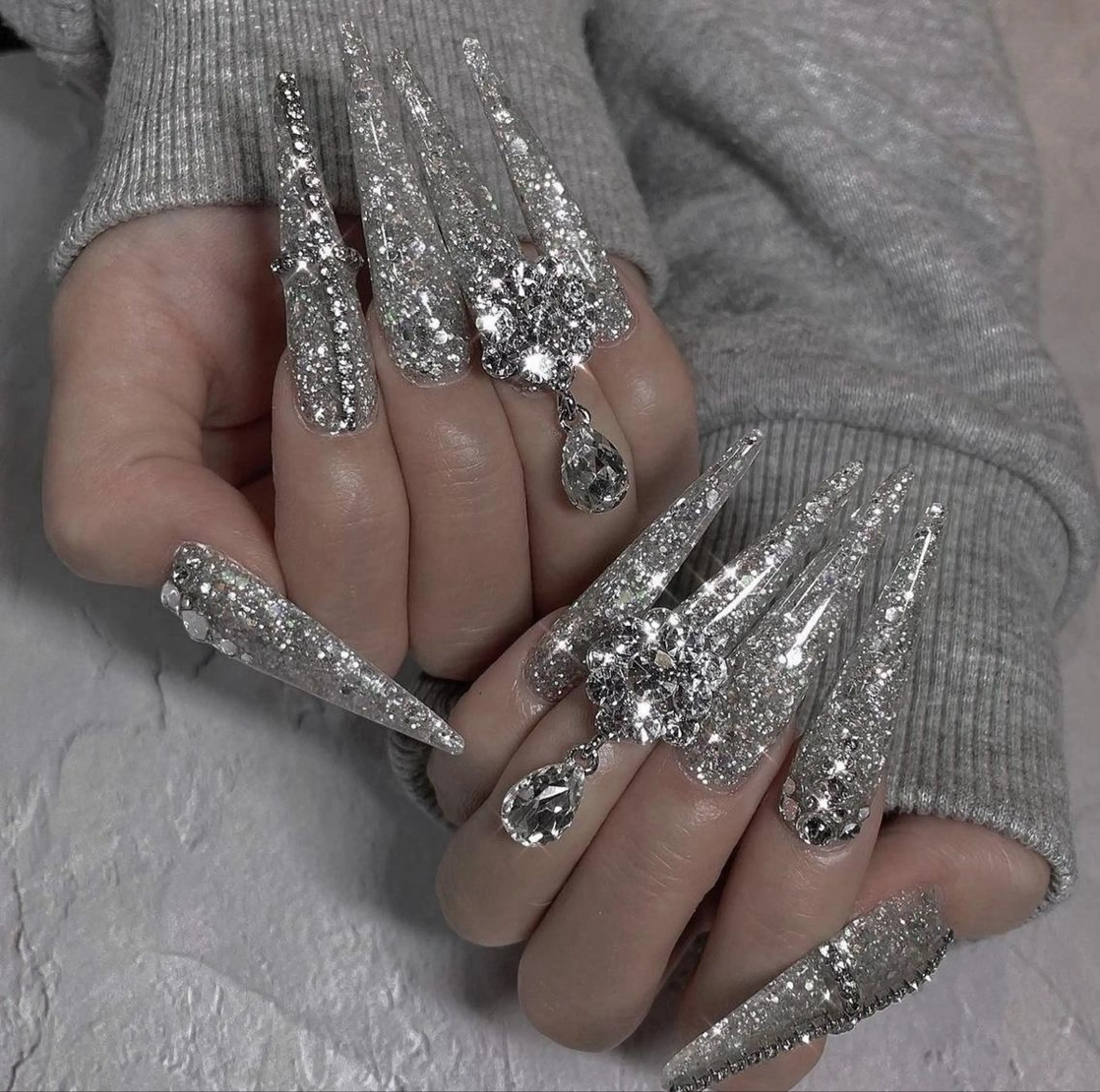 ネイル オーロラネイル 長さ出し フットネイル フレンチネイル ジェルネイル Emi🌸Belle Nail Salonのネイルデザイン