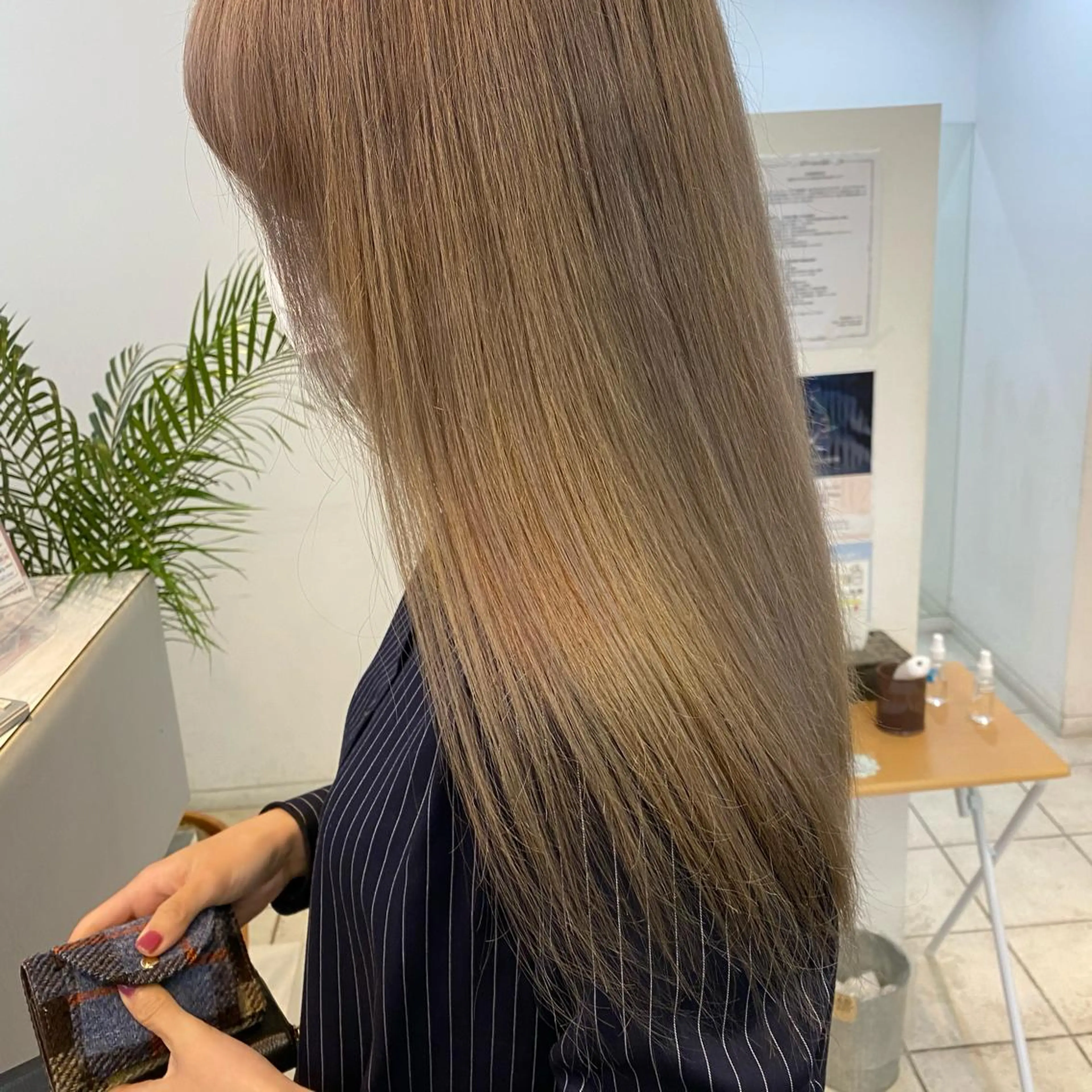 ロング カラー 渡邊 唯のヘアスタイル
