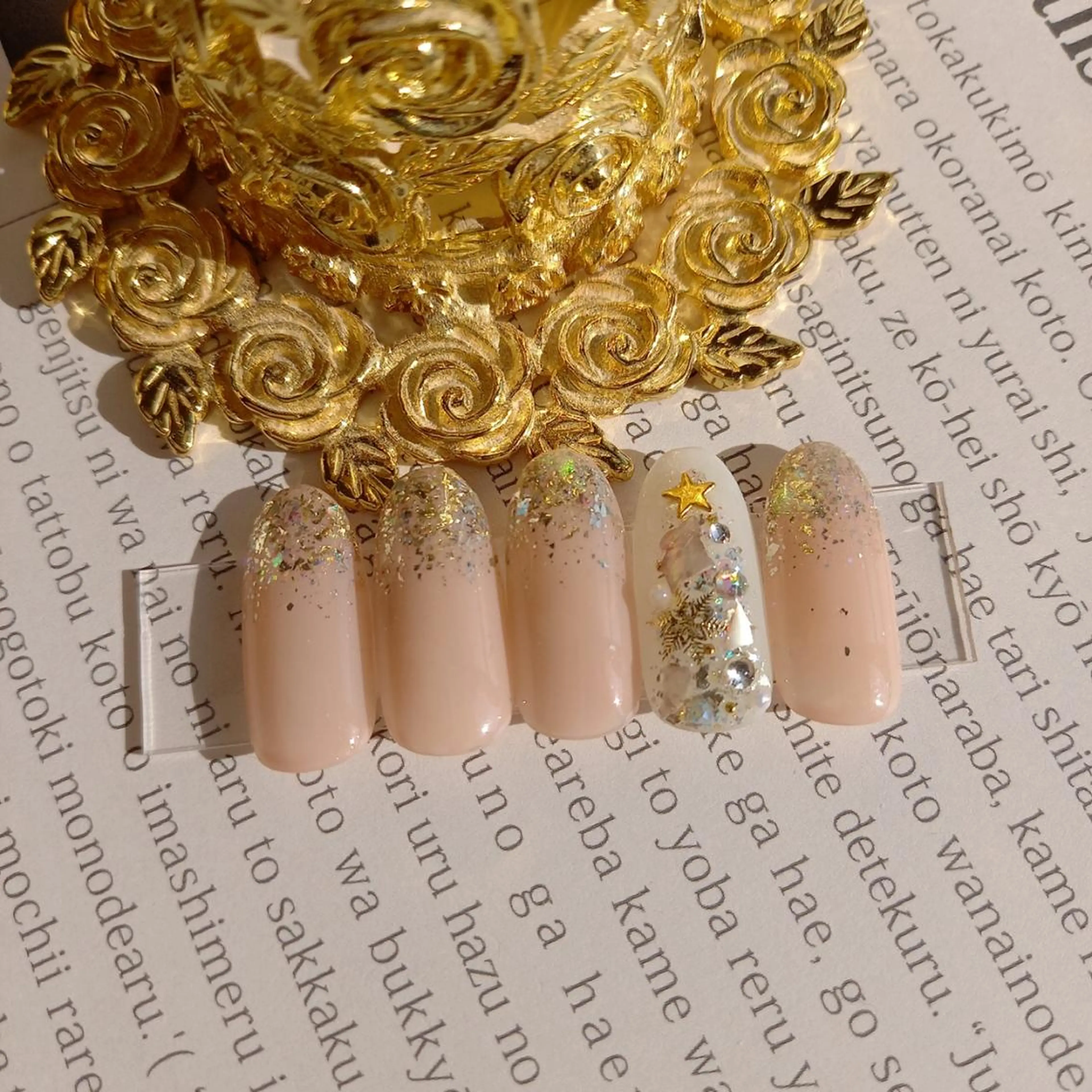 ネイル フットネイル グリーン オフィスネイル ワンカラーネイル Lily Roseスタッフ一同のマツエク・マツパデザイン