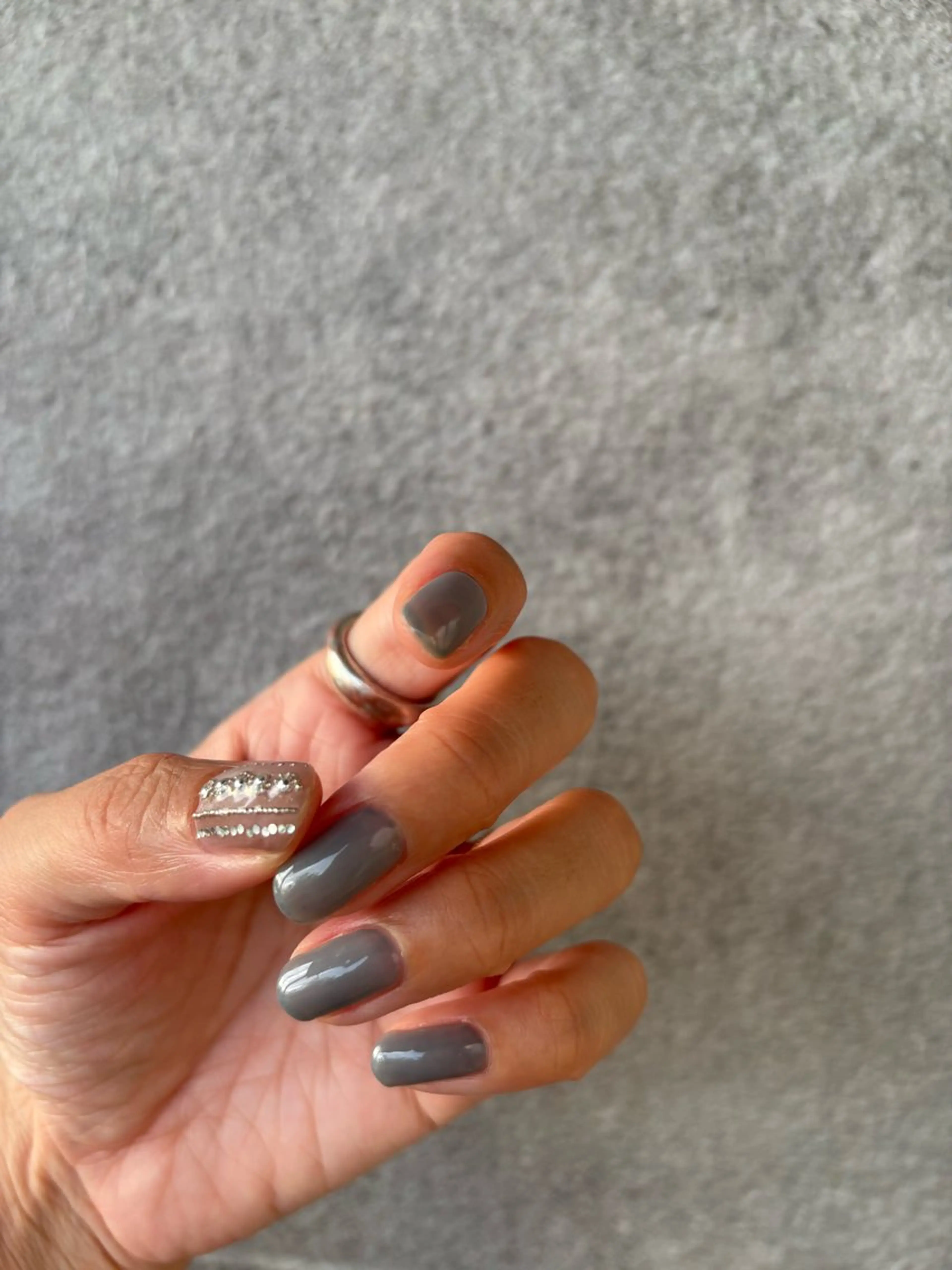 ネイル ワンカラーネイル 🌲🌳🚪iiit o🌲🌳🌲のネイルデザイン