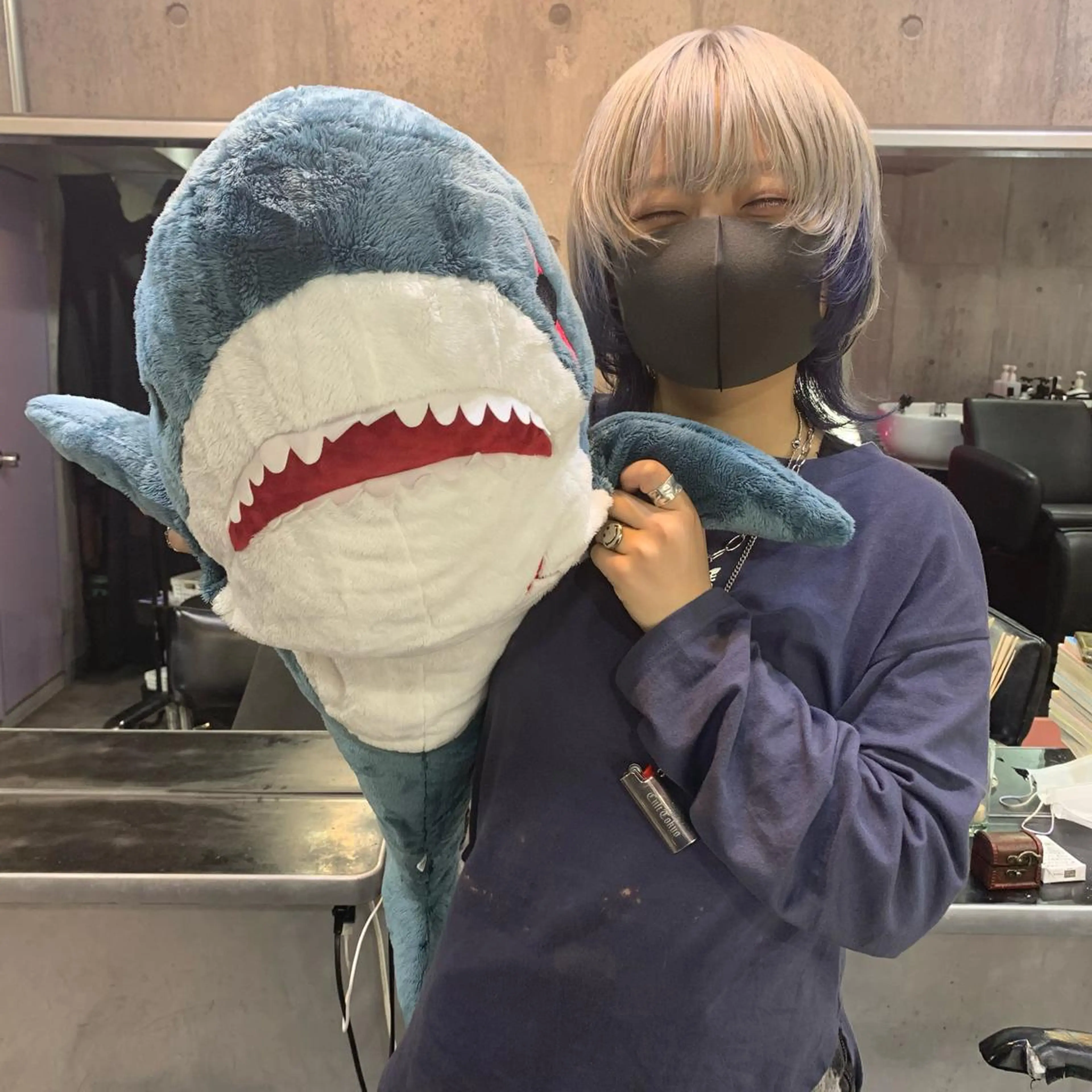 ミディアム カラー ホワイト&レイヤーカ ットエクステ長畠俊輔のヘアスタイル