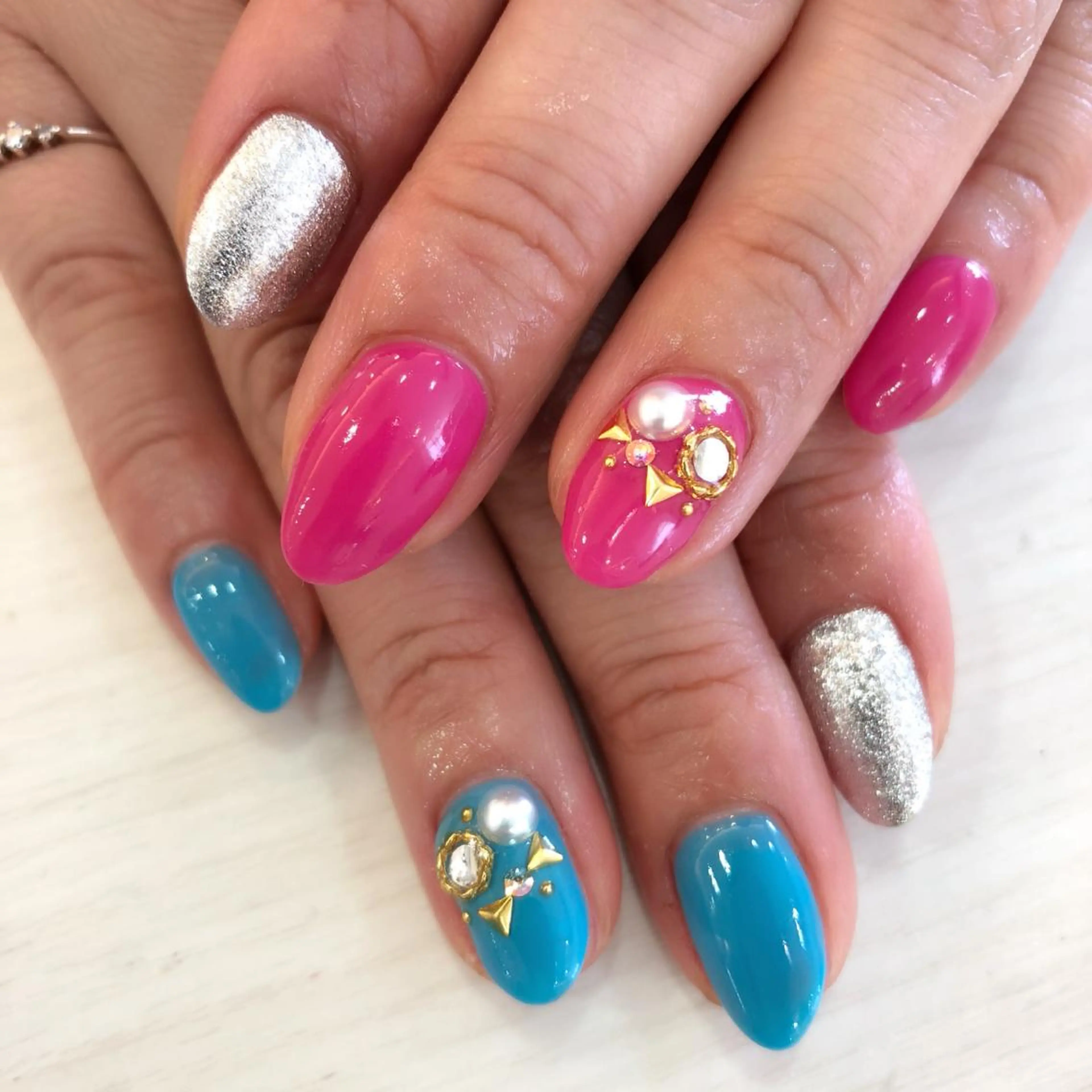 ネイル ストーンネイル Nail salon Stellaのネイルデザイン