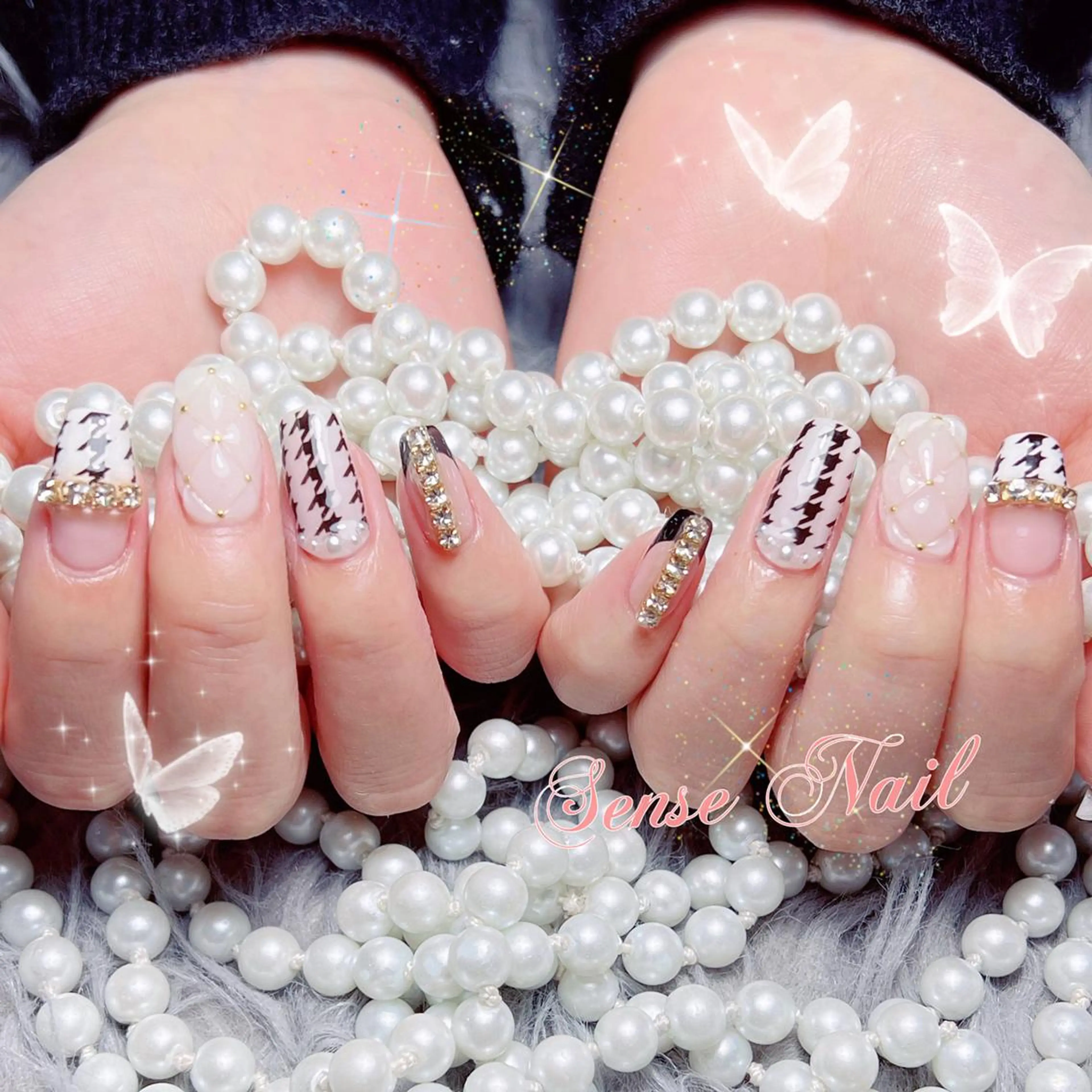 ネイル Queening 🦋のネイルデザイン