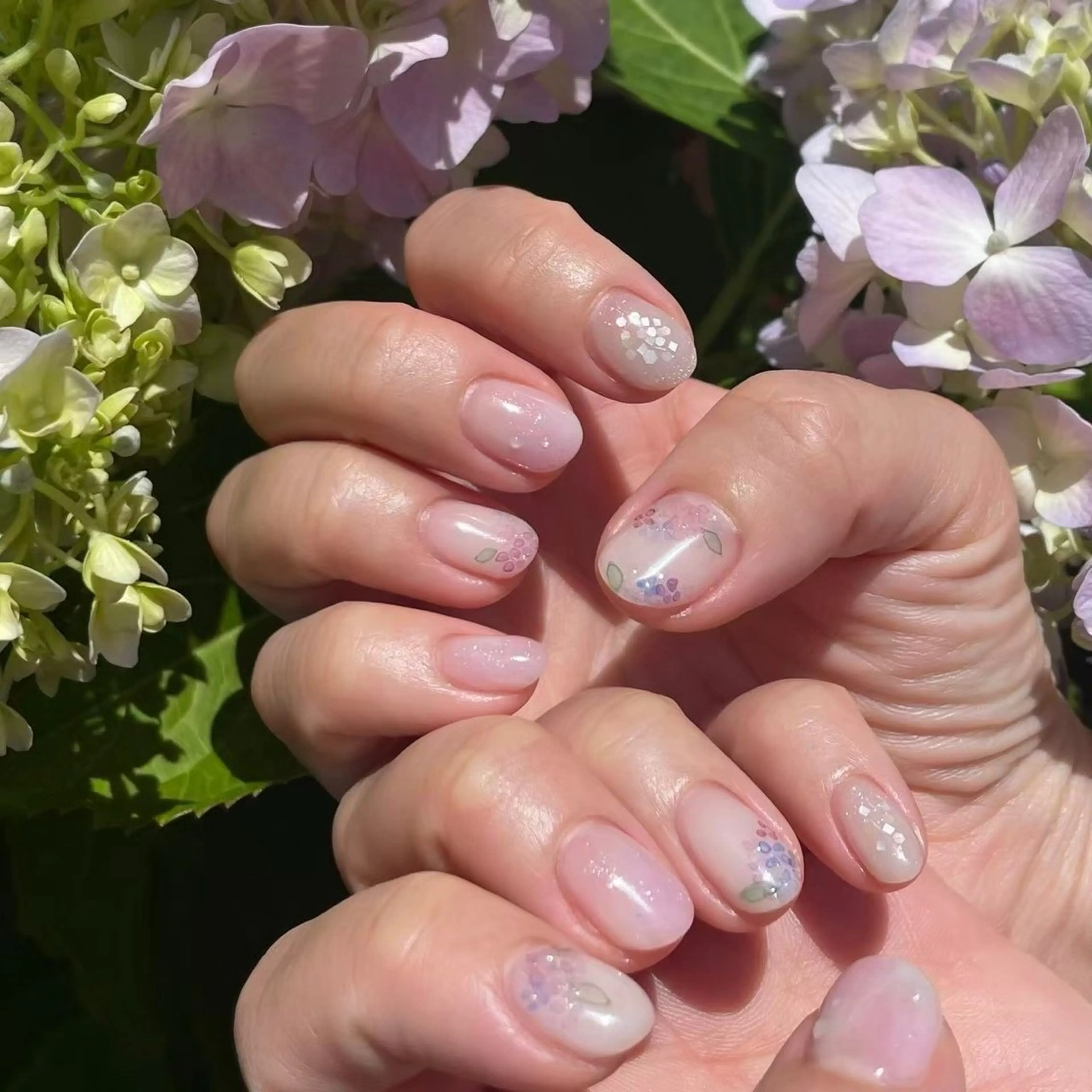 ネイル フラワーネイル ニュアンスネイル ピンク ショートネイル シンプルネイル ハンドネイル usagi nailのネイルデザイン