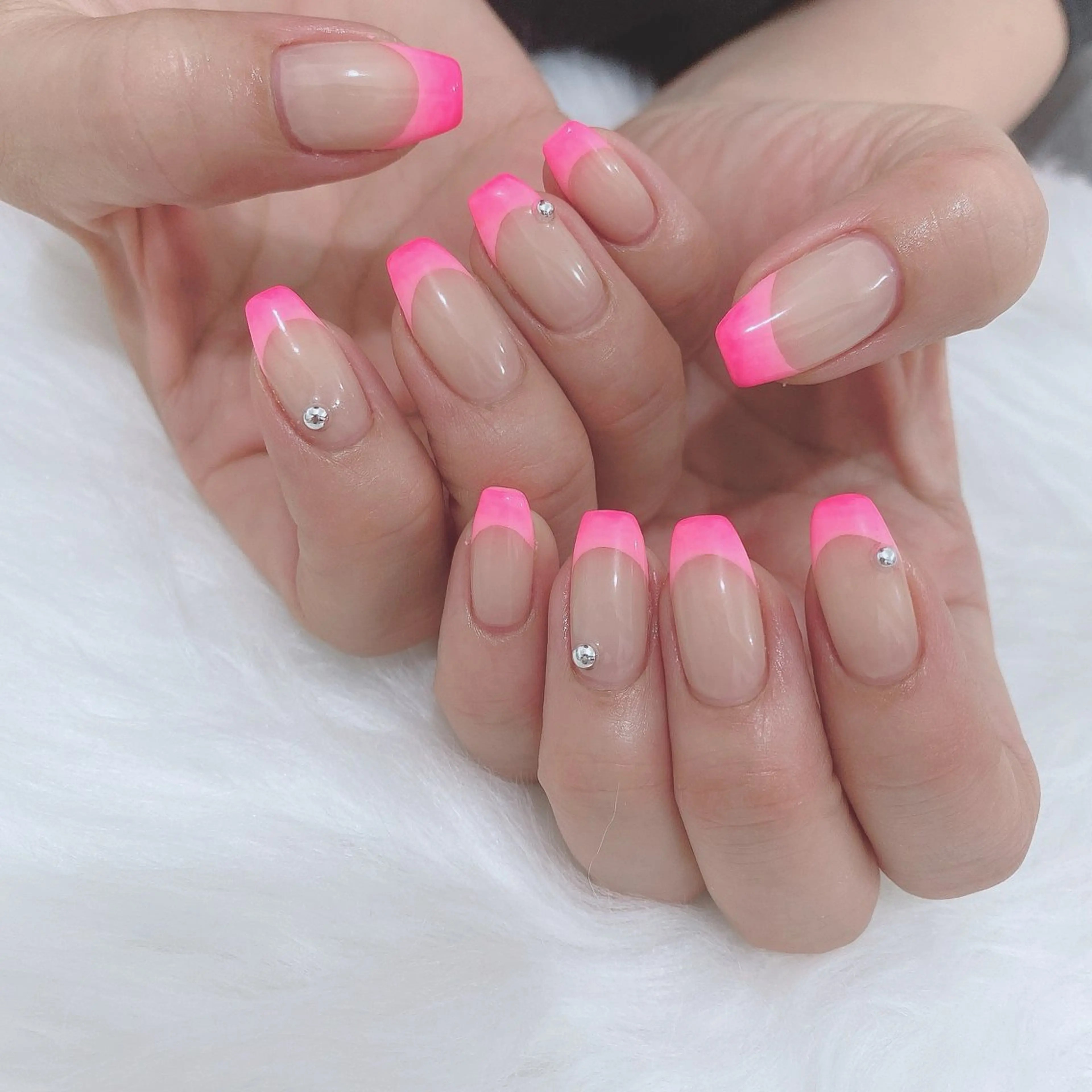 ネイル フレンチネイル ハンドネイル SOL NAILのネイルデザイン