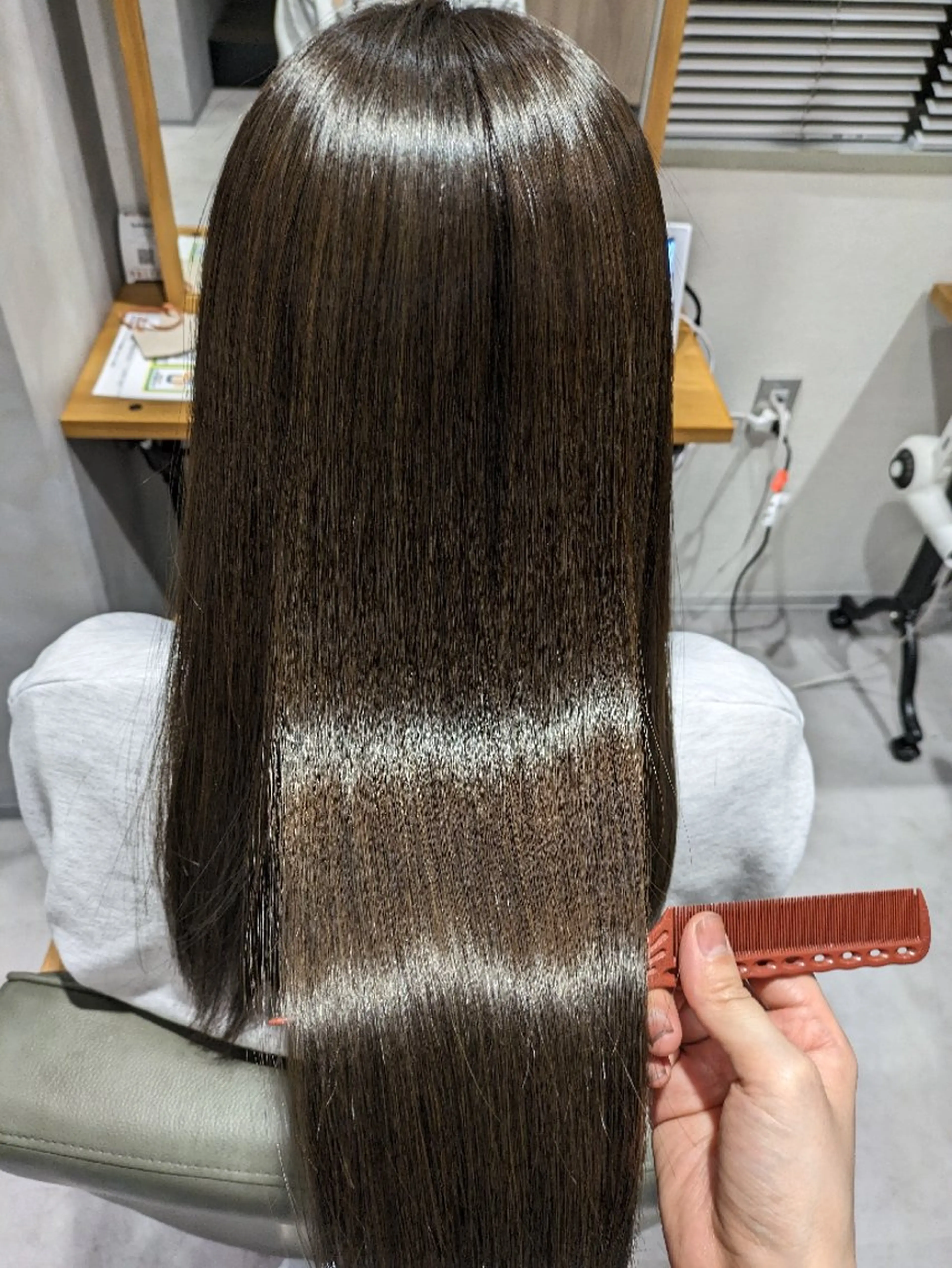 ロング カラー ヘアアレンジ ブラウンカラー オリーブブラウン ロング 小國 綾かのヘアスタイル