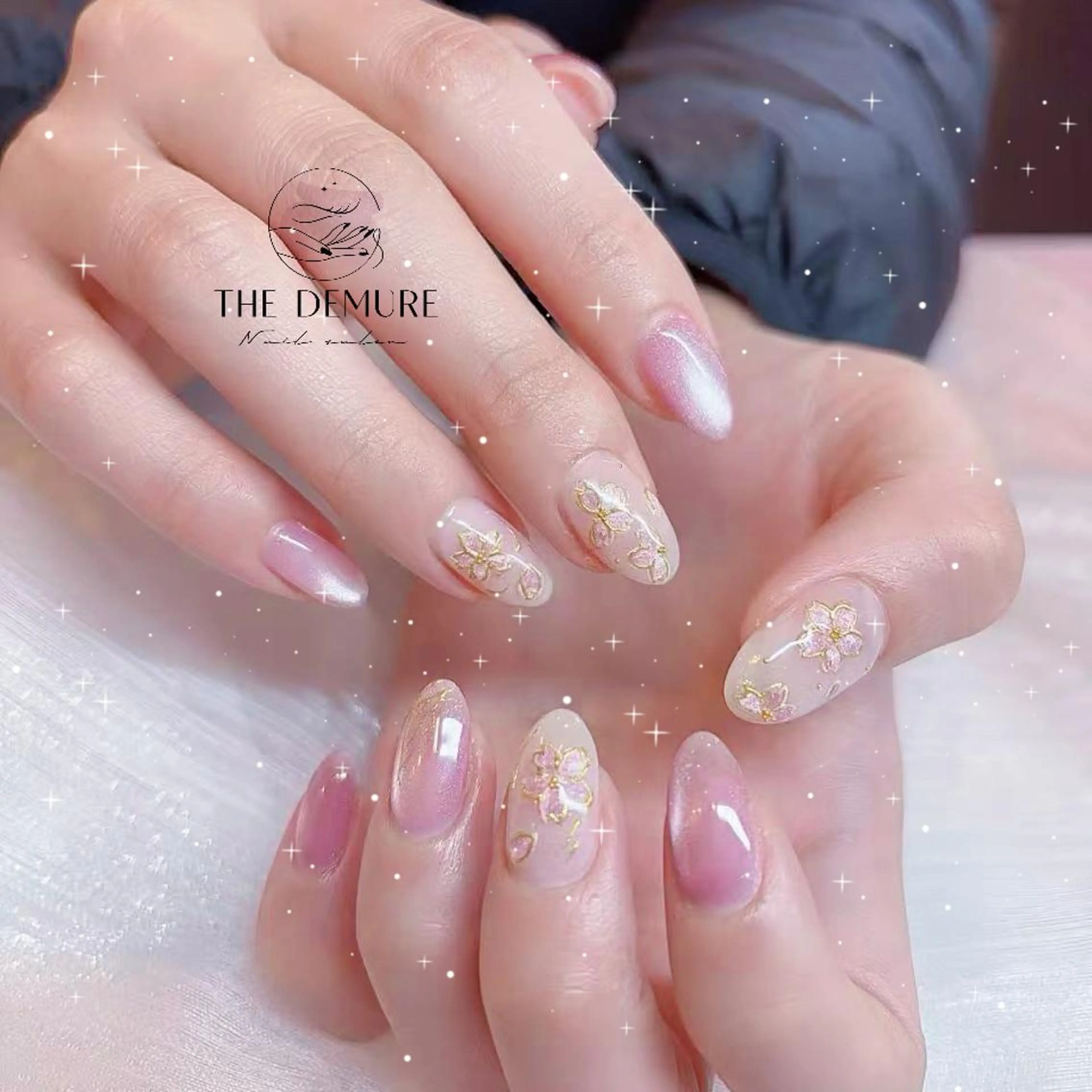 ネイル アートネイル 韓国ネイル マグネットネイル オフィスネイル スカルプネイル ハンドネイル Demure Amy 銀座店のネイルデザイン