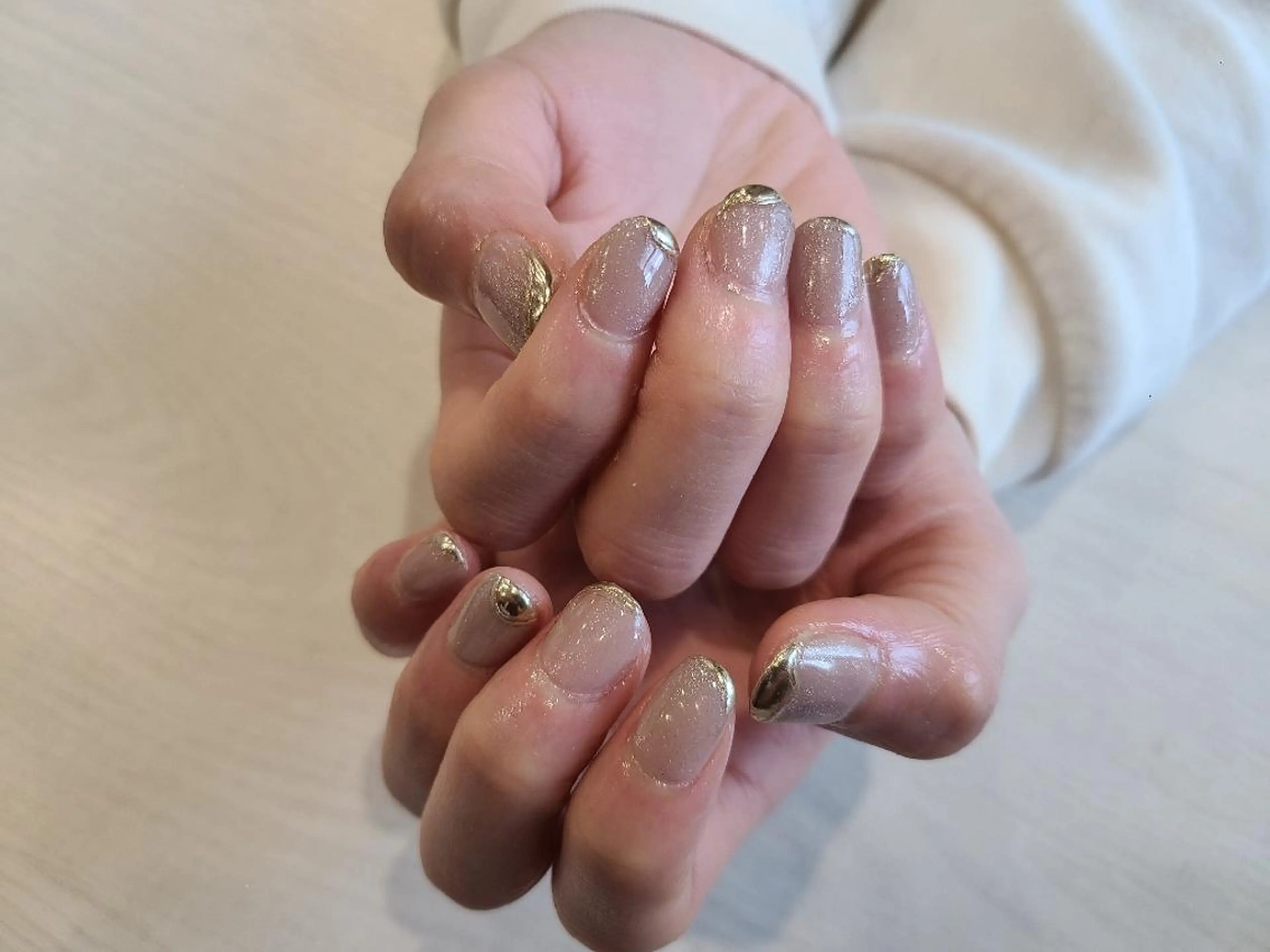 ネイル マグネットネイル ミラーネイル ハンドネイル 関口 友菜のヘアスタイル