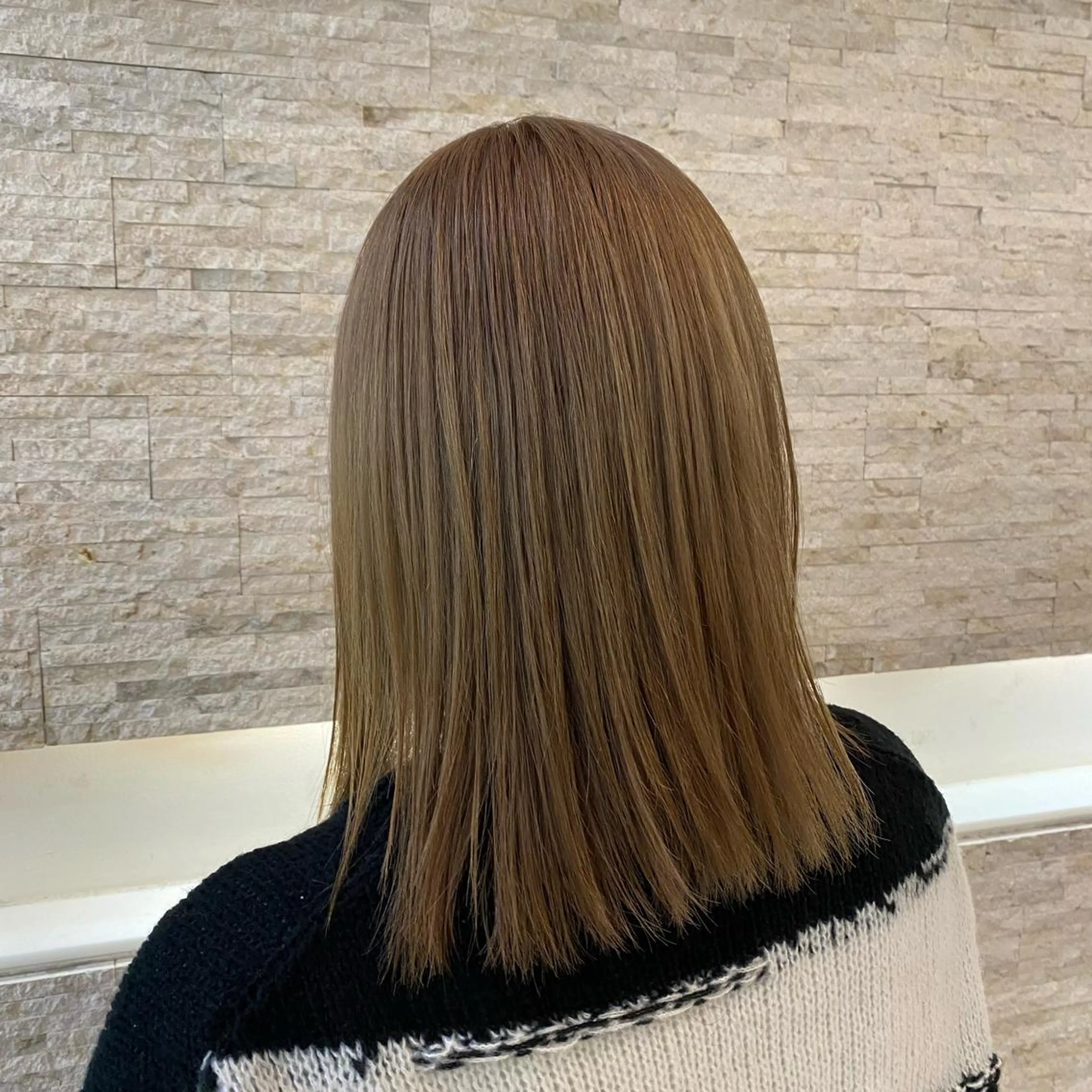 セミロング カラー ベージュカラー ブリーチ ダブルカラー フォギーベージュ 🫧美髪＆艶カラー 増田魁土🫧のヘアスタイル